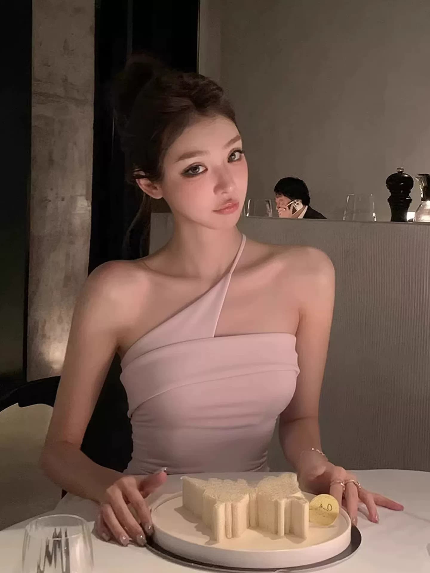순수한 욕망 바람 핑크색 불규칙 비스듬한 어깨 캐미솔 여름 핫걸 몸매 가꾸기 표지 대리인 우유 오프숄더 튜브탑 맨위 상세 이미지 2