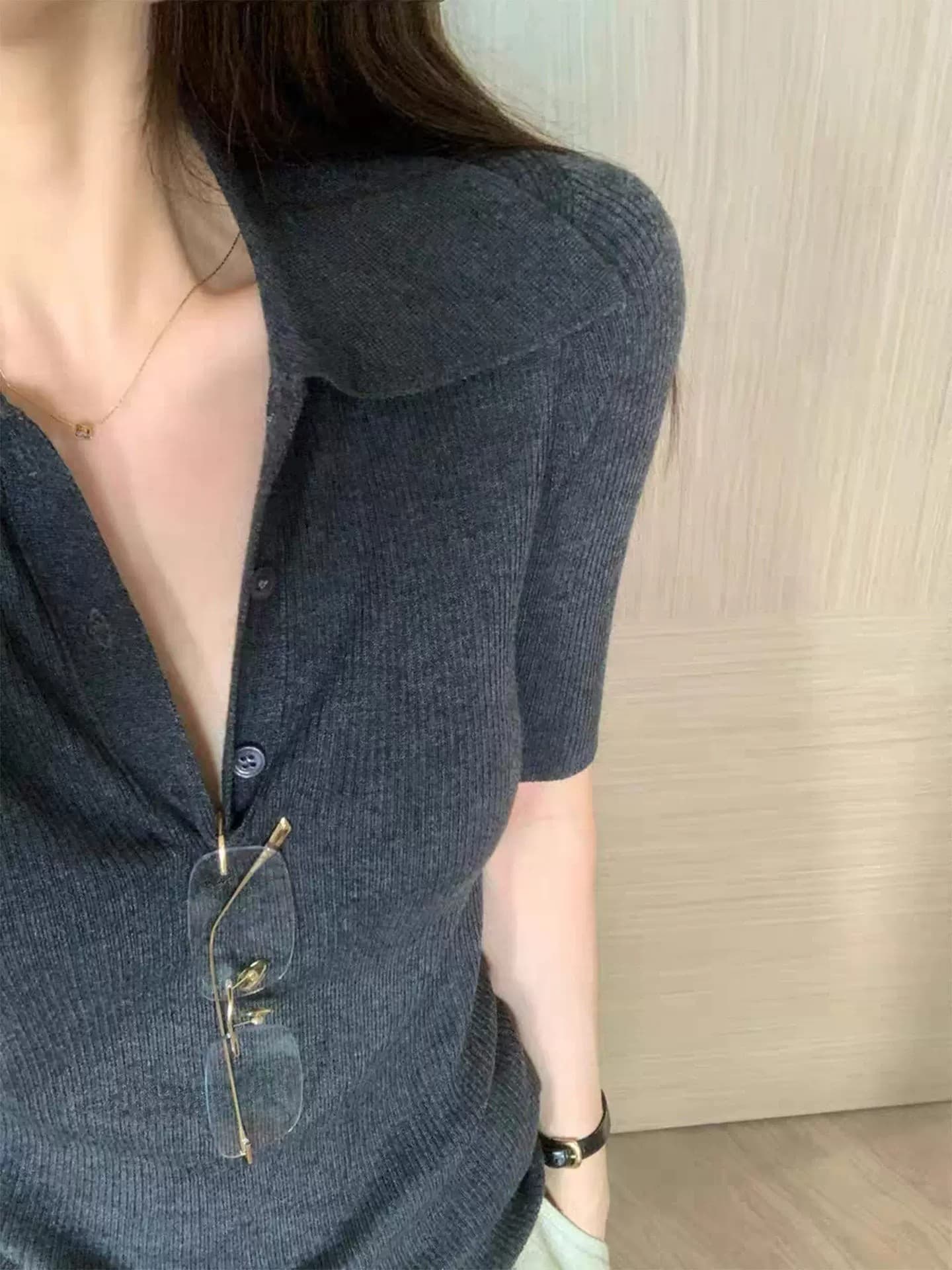 복잡한 고대 돈 바람 커피 색상 POLO 칼라 구덩이 기사 니트 스웨터 티셔츠 여성 여름 캐주얼 다용도 폴로 칼라 반팔 맨위 상세 이미지 8