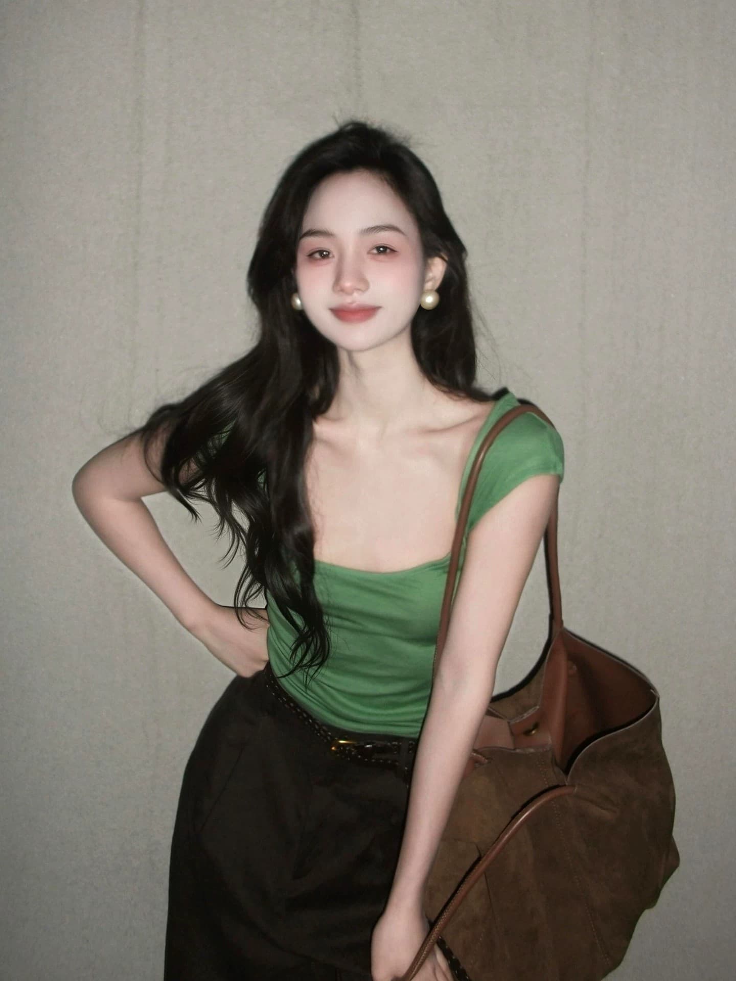 태국 아름다운 녹색 u 칼라 민소매 작은 슬링 조끼 여성 여름 고유 한 아름다운 외출용 인사이드 가져 가라. 핫걸 맨위 상세 이미지 4