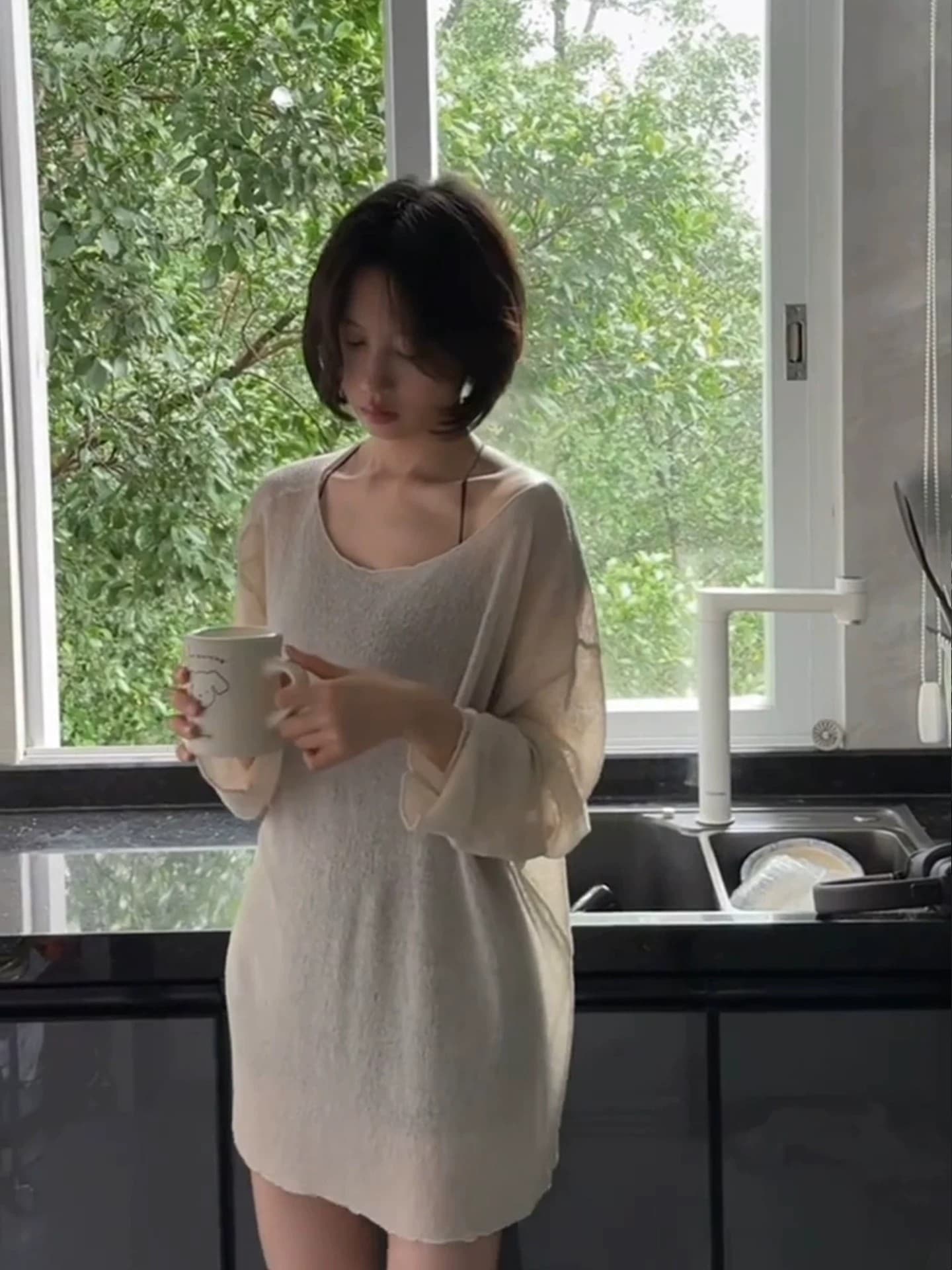 느긋한 바람 살구 색상 오프숄더 자외선 차단 긴팔 티셔츠 여성 여름 중간 길이 블라우스 외부 가져 가라. 얇은 스타일 마이크로 ~을 통해 의류 상세 이미지 7