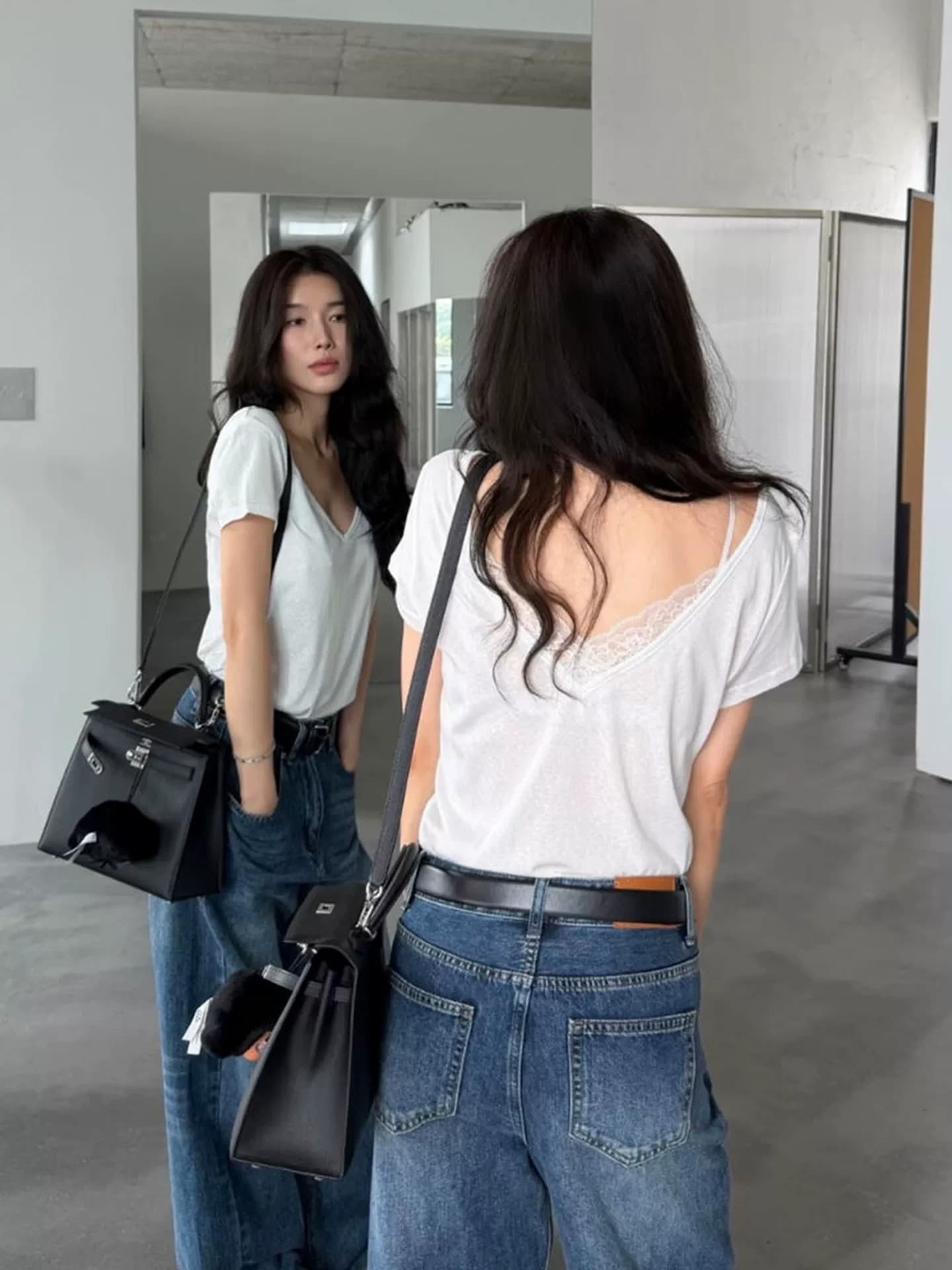 한 부서 V넥 레이스 조각 반팔 티셔츠 여성 여름 고유 한 아름다운 전후 둘 착용 긍정적 인 어깨 백리스 맨위 상세 이미지 2