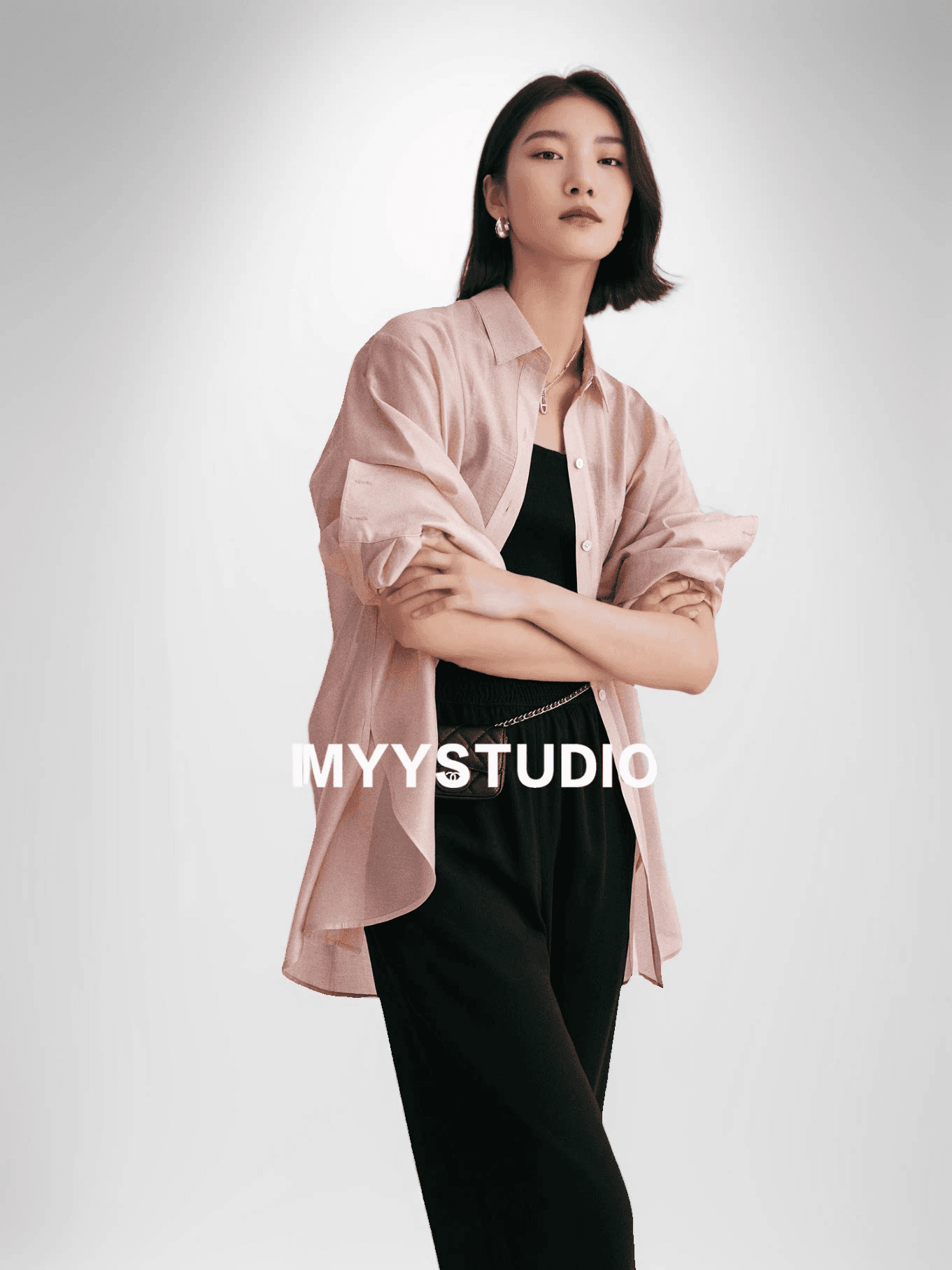 여름 얇은 스타일 자외선 차단 차가운 센스 프로 피부 우아한 미니멀리즘 프로필 모양 흐릿한 ~을 통해 여성 셔츠