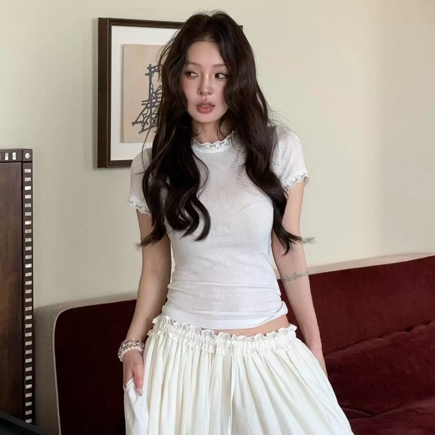 동쪽 오늘 뜨거운 작은 대중 프랑스식 레이스 디자인 센스 얇은 스타일 긍정적 인 어깨 쇼트 스타일 몸매 가꾸기 슬림해 보이는 순면 편안함 반팔 티셔츠 상세 이미지 4