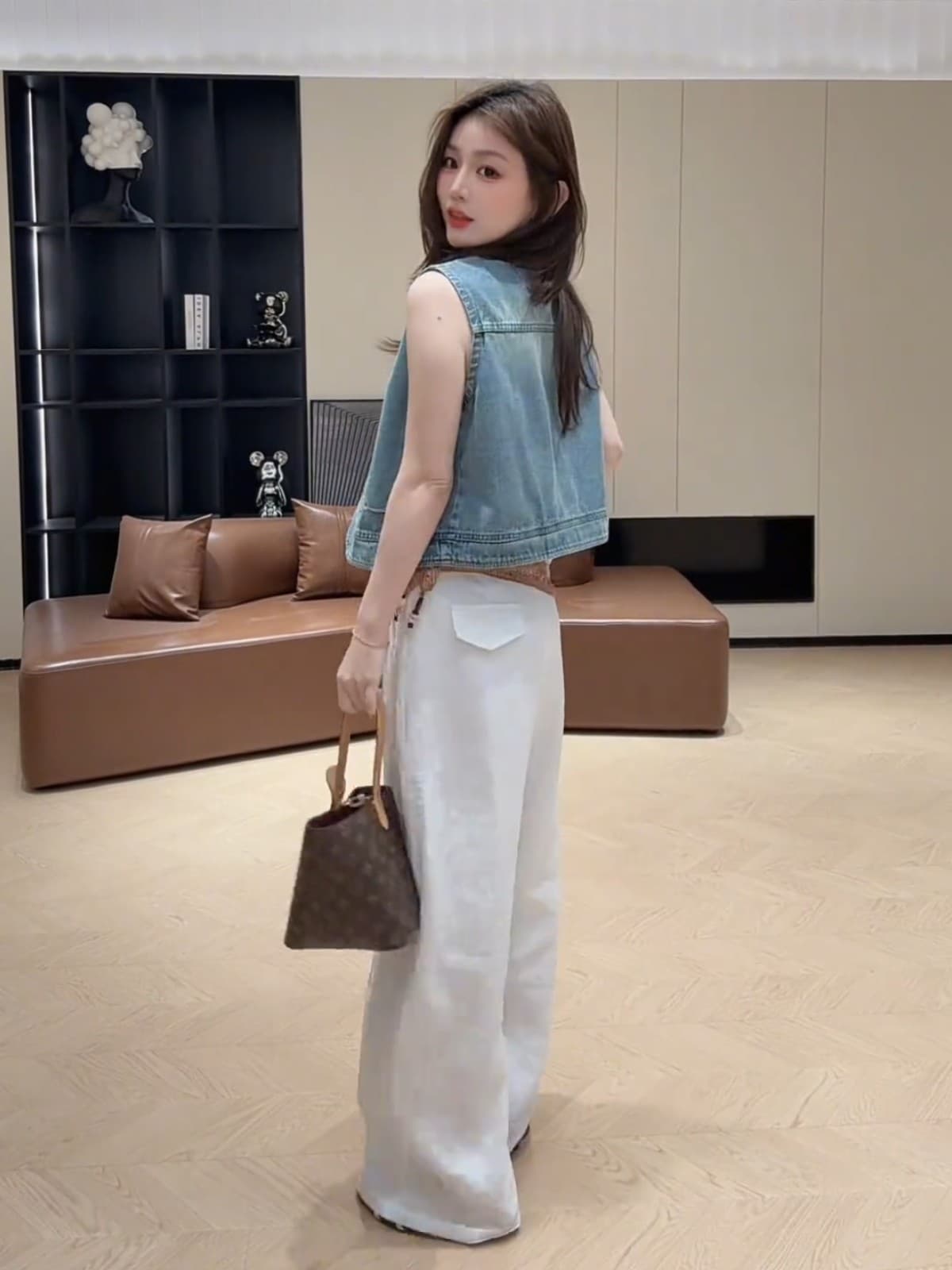 세련된 레트로 한 부서 디자인 센스 연령 감소 조끼 2026 봄 여름 새로운 절묘한 민족 스타일 자수 데님 베스트 상세 이미지 2