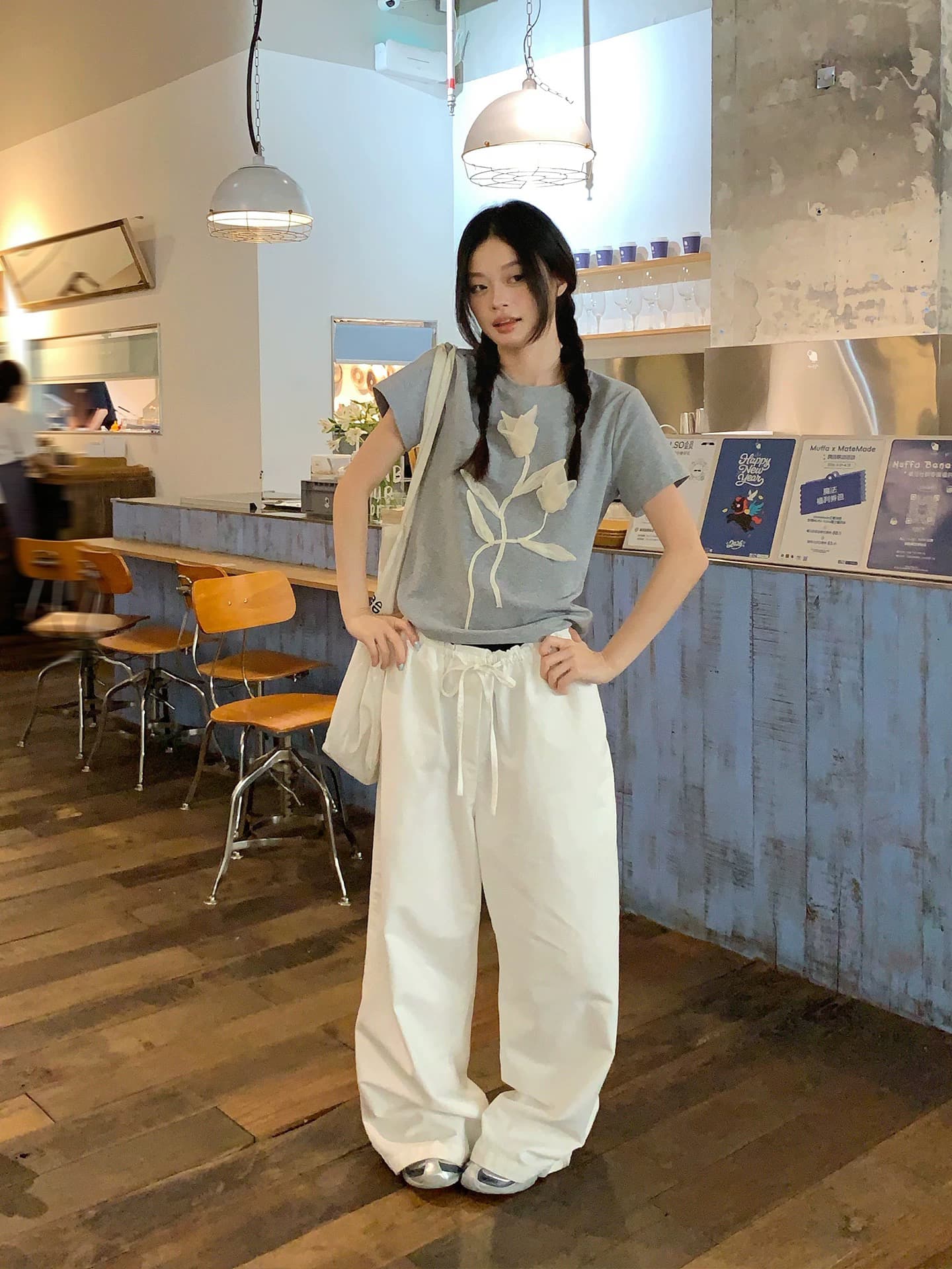 송 긍정적 인 En 회색 라운드 넥 긍정적 인 어깨 반팔 티셔츠 여성 여름 새로운 루즈핏 쇼트 스타일 슬림해 보이는 반소매 한 첨부 된 의류 상세 이미지 2