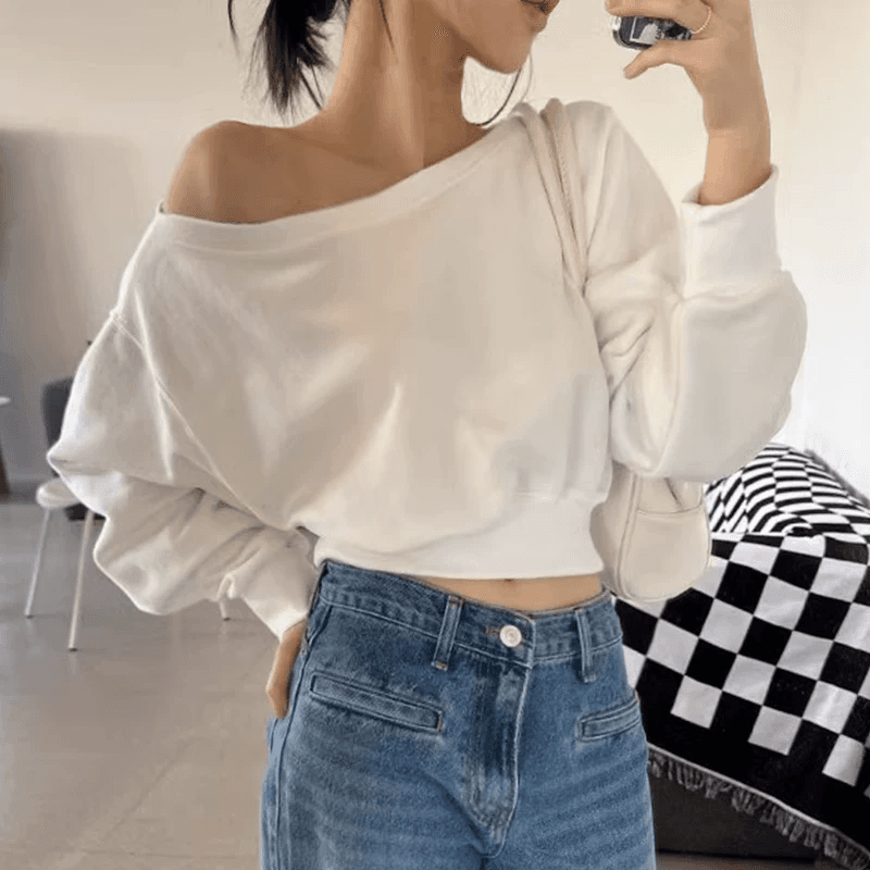 한국 chic 가을 작은 대중 디자인 센스 불규칙 비스듬한 칼라 이슬 숄더백 다용도 쇼트 스타일 단색 긴팔 후드티 여성 이미지 3