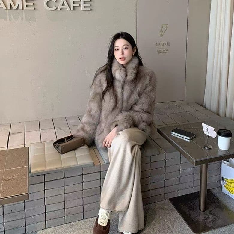 한국 스타일 고급 센스 모방 여우털 환경 보호 모피 재킷 여성 겨울 쇼트 스타일 스탠드 칼라 보온 점진적 염색 털이 많은 맨위 이미지 3