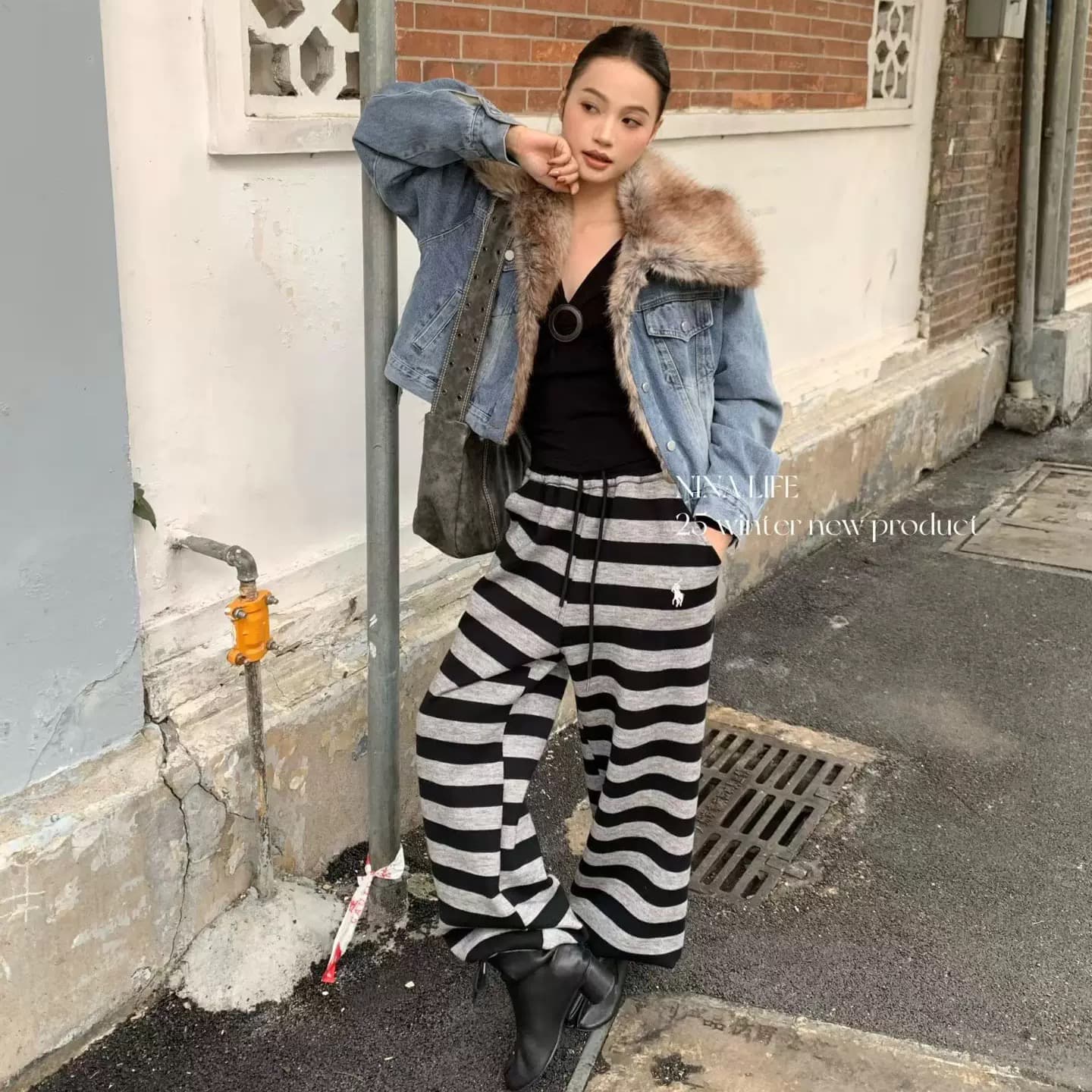 nina life2026 겨울 새로운 모피 칼라 패치워크 루즈핏 슬림해 보이는 캐주얼 솜을 넣은 보온 데님 여성 코트 이미지 2