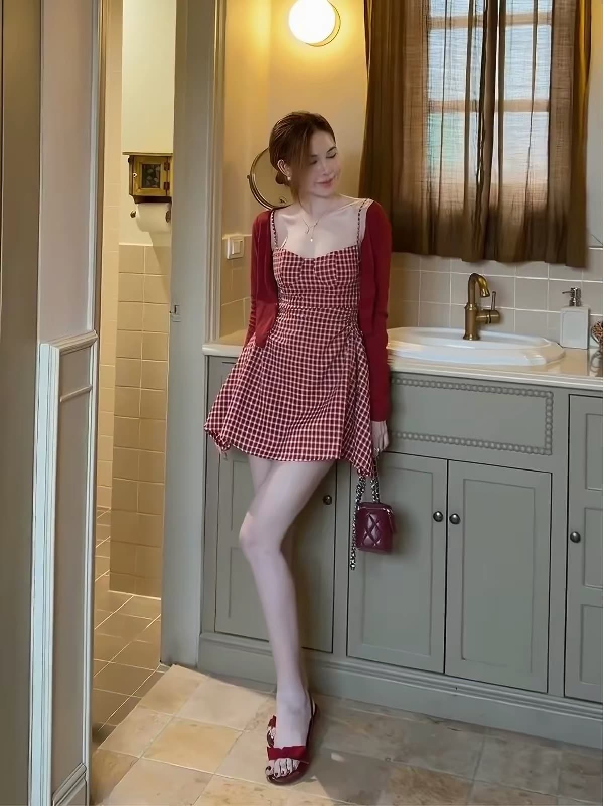 2026 새로운 이른 가을 빨간색 오픈 가디건 체크무늬 슬립 드레스 아이들 여름 그레이트 통해보기 가져 가라. 세트 미니 스커트 상세 이미지 2