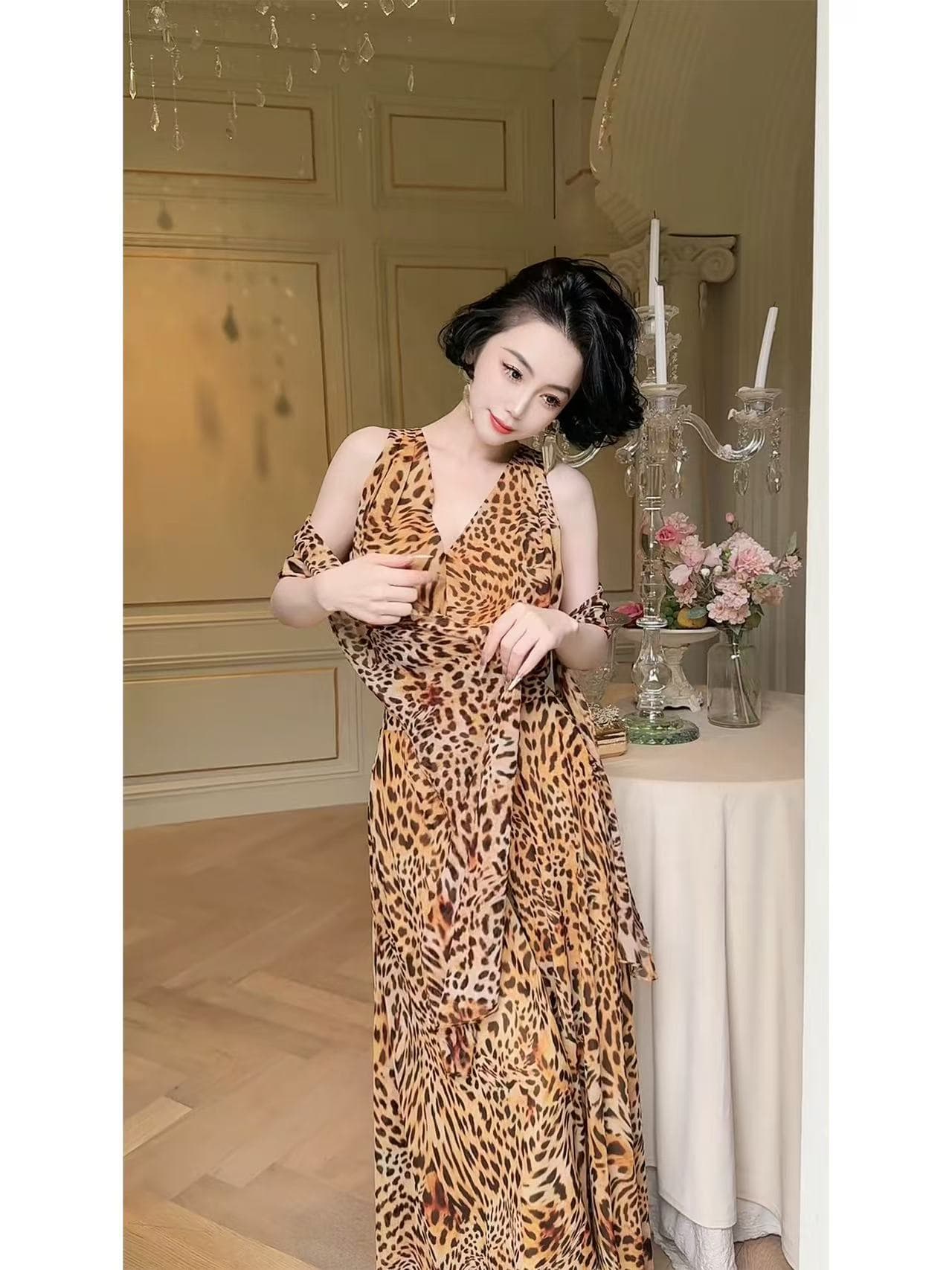 웨이 Sher 밀 와일드 표범 행침 목 여성 드레스 여름 2026 새로운 레오파드 무늬 V넥 품격 휴가 치마 이미지 2