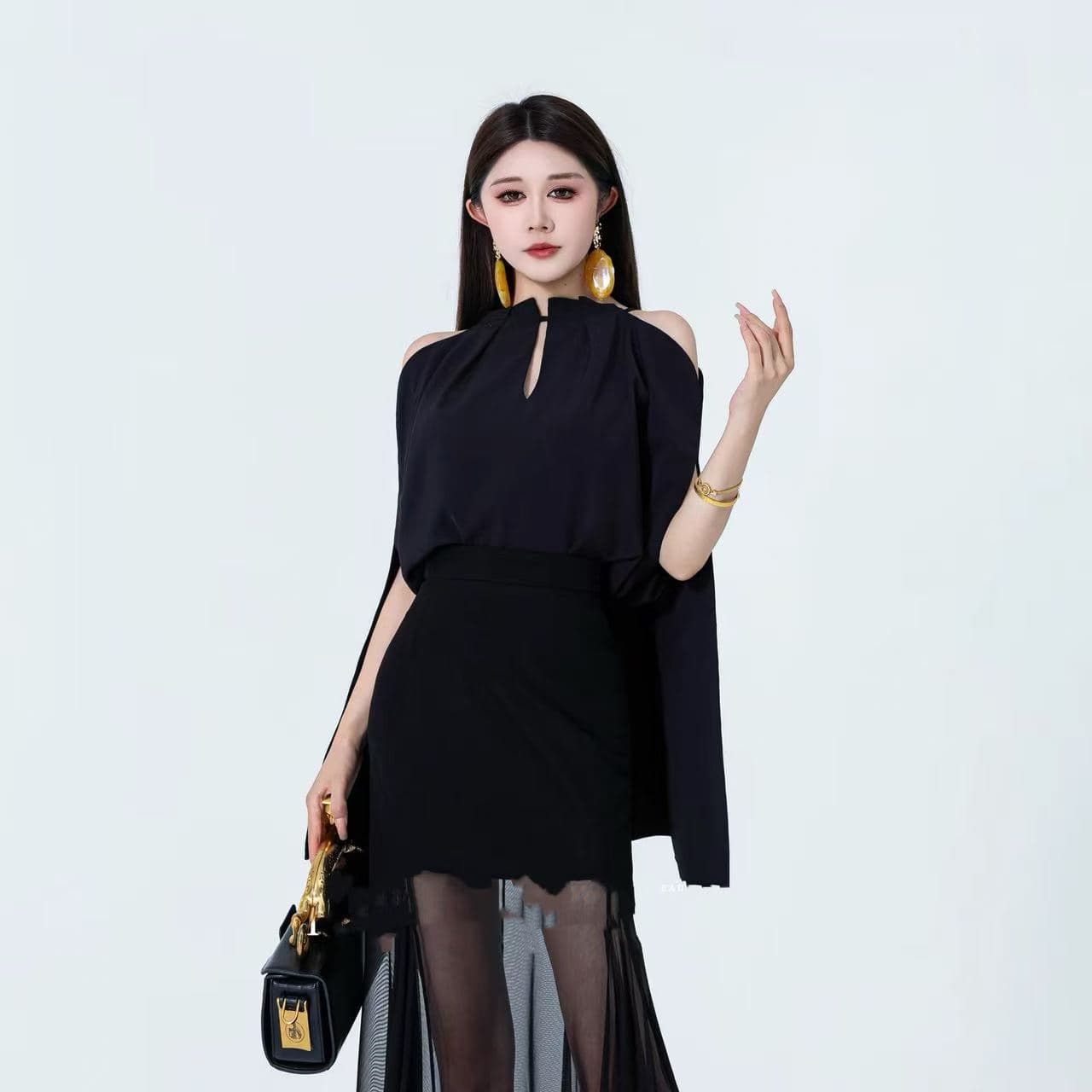 얼음 센스 부적 2026 여름 디자인 센스 루즈핏 슬림해 보이는 다용도 반팔 맨위 레이스 반신 치마 세트 이미지 3