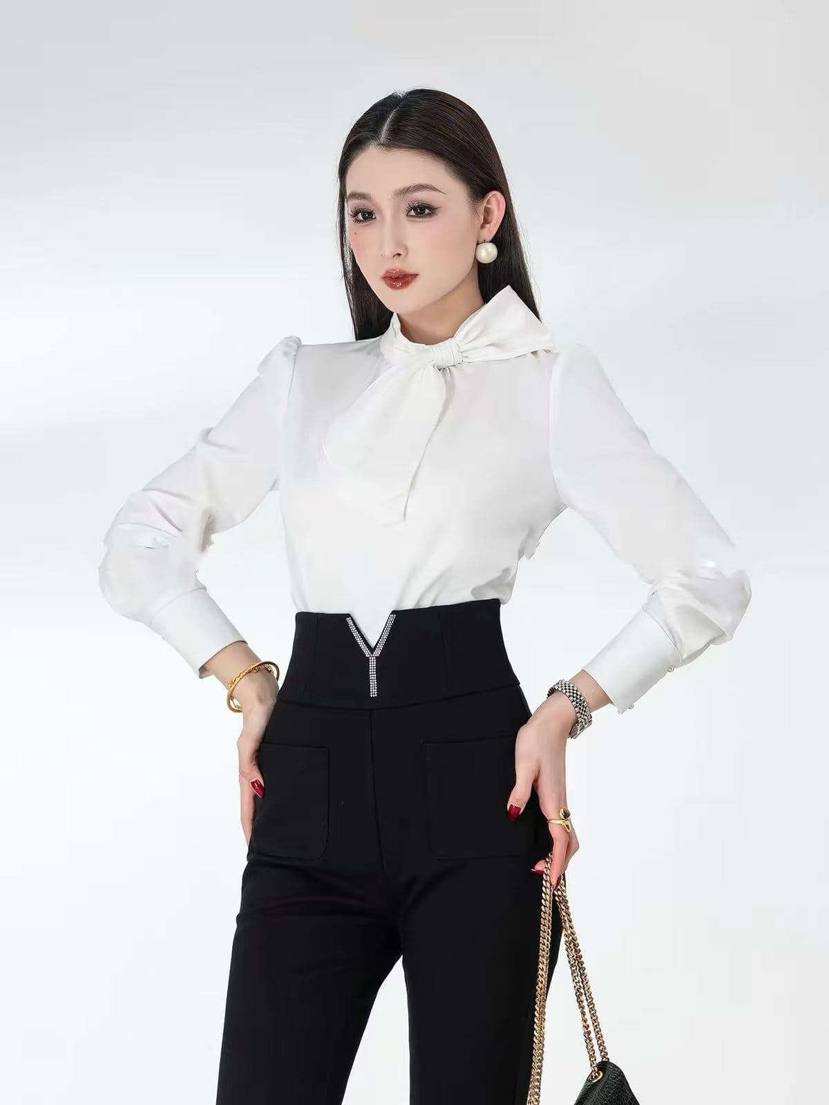 md 에 따르면 Connaught 바다 측면 심장 언어 2026 새로운 패션 캐주얼 다용도 품격 나비 매듭 긴팔 여성 맨위 이미지 2