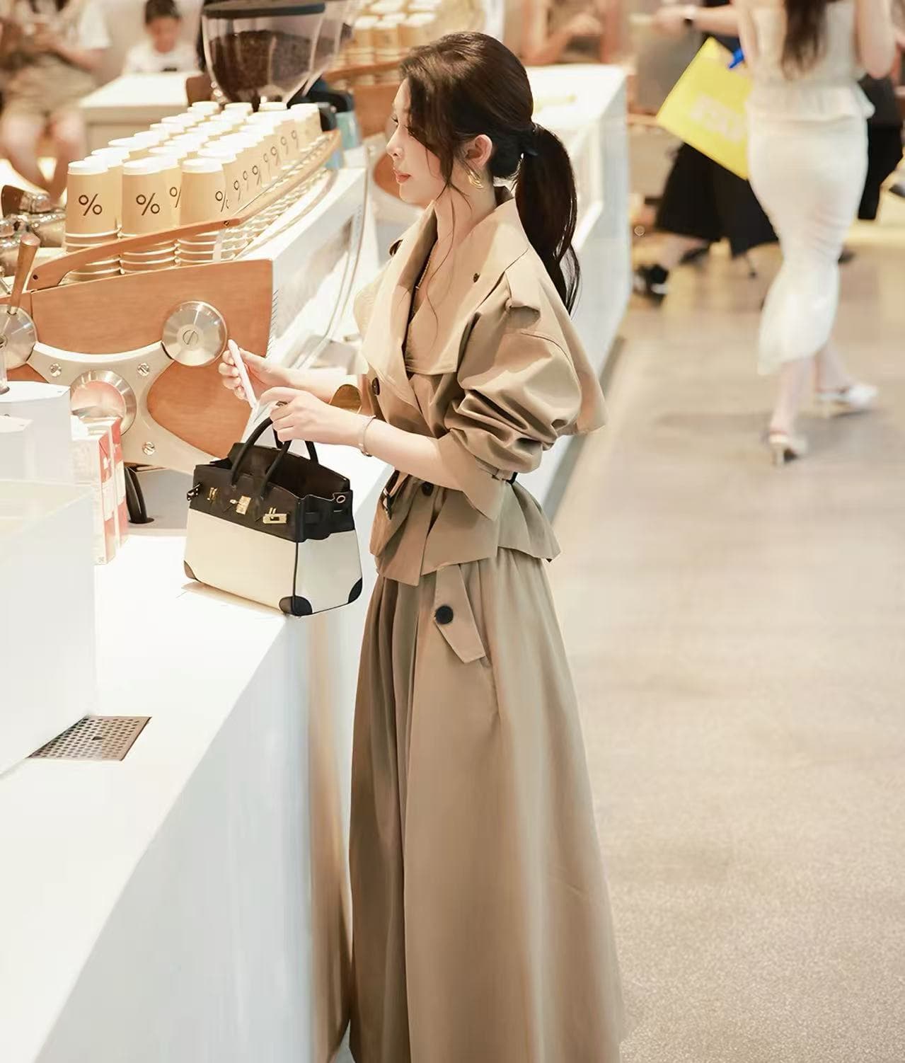 유 시아 오시 아오 런던 대도시 디자인 센스 쇼트 스타일 루즈핏 바람막이 한 마디 우산 스윙 길이 반 스커트 세트 이미지 4