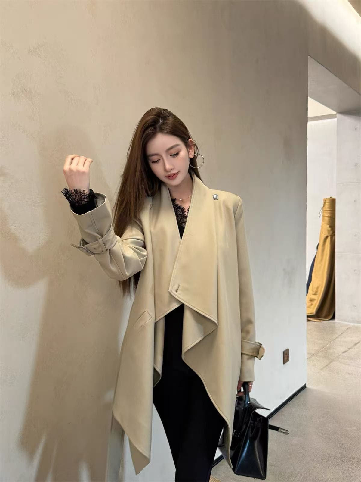 얕은 천 조정 가을 레트로 카키 색 흔들다 칼라 스트랩 바람막이 여자 중간 롱 코트 루즈핏 슬림해 보이는 도루 센스 품격 재킷 상세 이미지 2