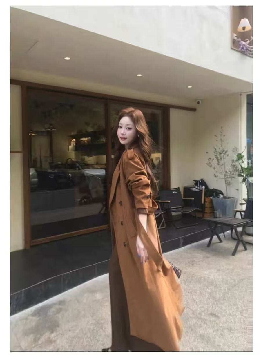 캐러멜 브라운 레트로 이중 버튼 스웨이드 원단 바람막이 여성 2026 봄 가을 중간 길이 레이스업 슬림해 보이는 고급 센스 재킷 이미지 5