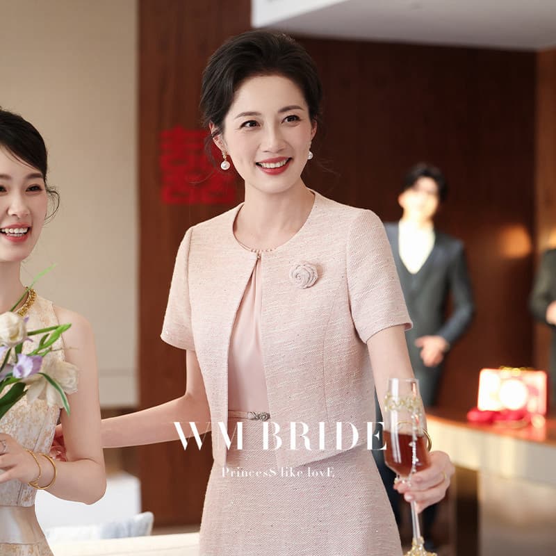 고귀한 영 안녕하세요. 시어머니 결혼 연회 예복 2026 엄마 예복 보통 웨어러블 핑크색 빛 럭셔리 점프 슈트 치마 세트 이미지 4