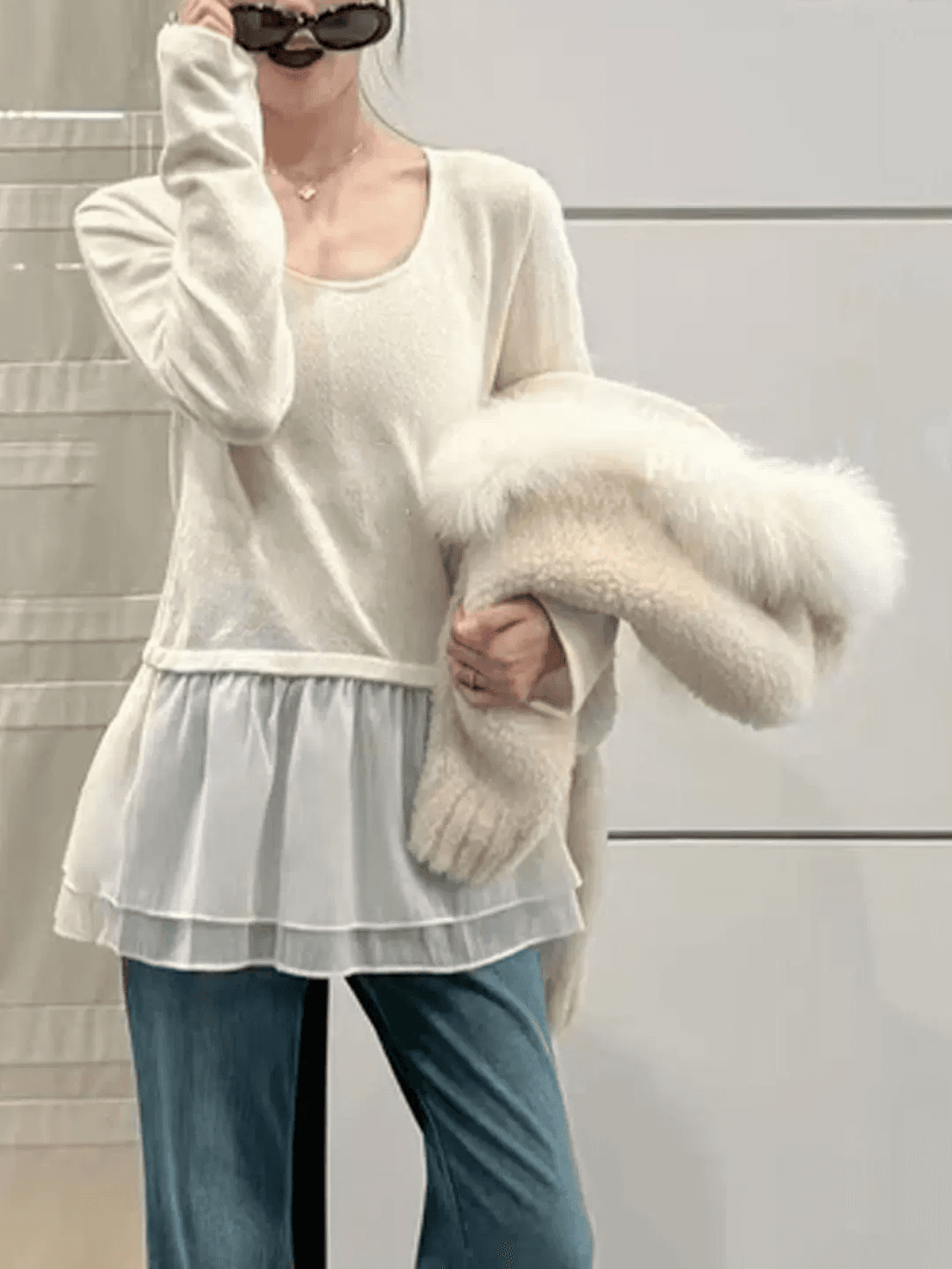 화이트 망사 패치워크 긴팔 라운드 넥 기본 셔츠 티셔츠 여성 가을 겨울철 디자인 센스 작은 대중 슬림해 보이는 인사이드 잡아라. 의류 이미지 2