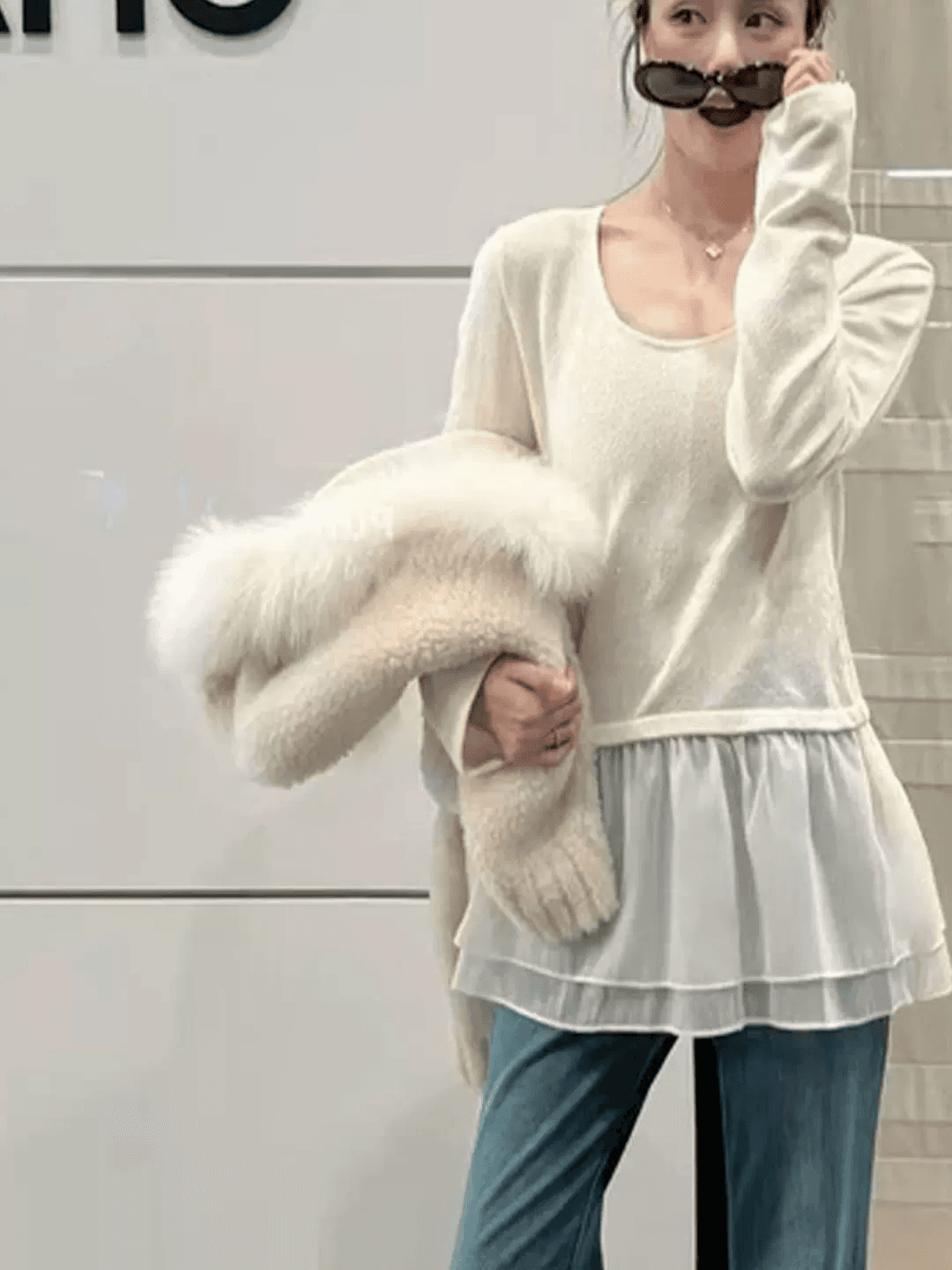 화이트 망사 패치워크 긴팔 라운드 넥 기본 셔츠 티셔츠 여성 가을 겨울철 디자인 센스 작은 대중 슬림해 보이는 인사이드 잡아라. 의류 상세 이미지 1