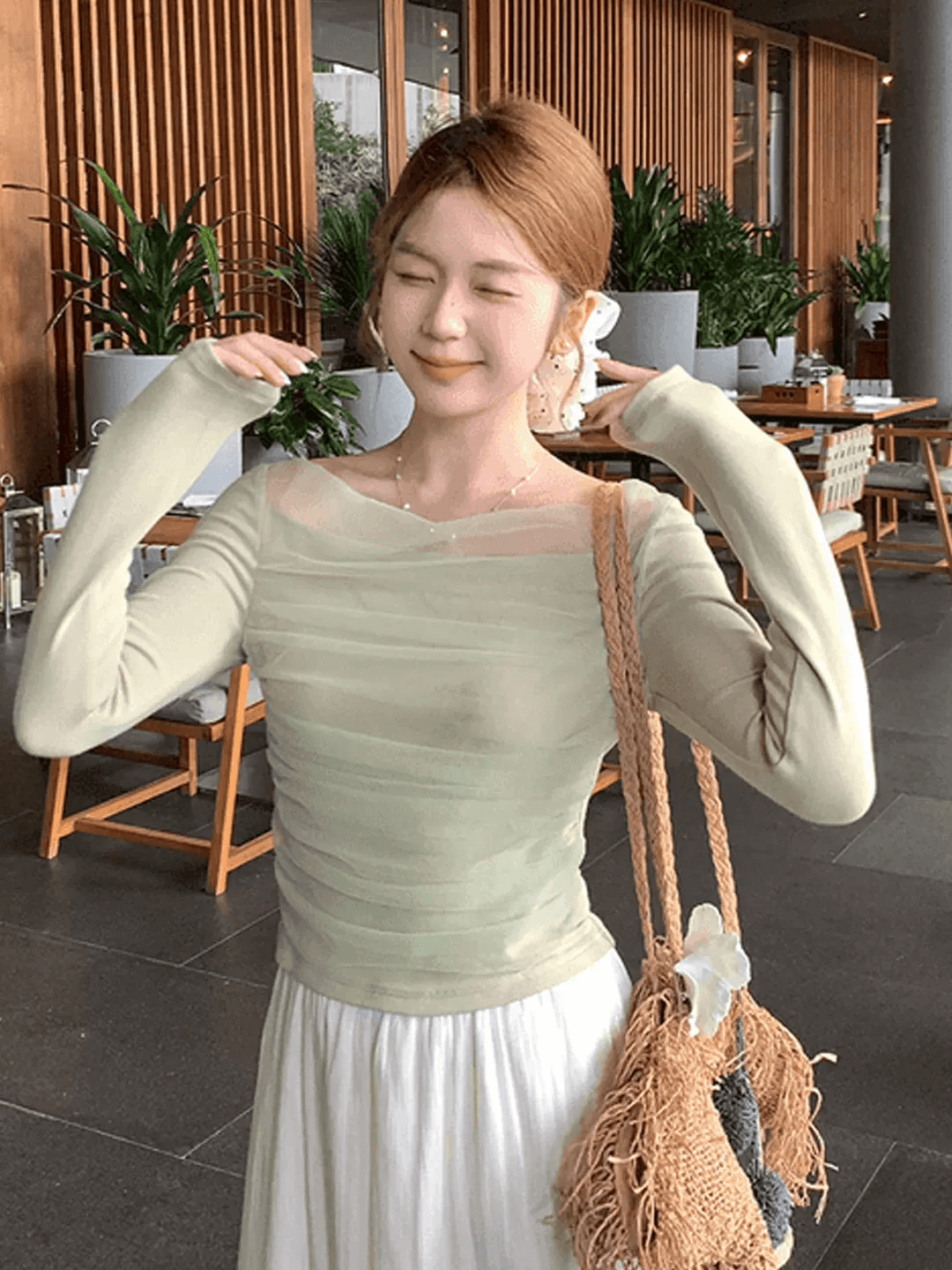 프랑스식 비스듬한 어깨 망사 패치워크 긴팔 티셔츠 여성 조기 봄 2026 새로운 디자인 센스 고유 한 슈퍼 잘 생긴 맨위 상세 이미지 1