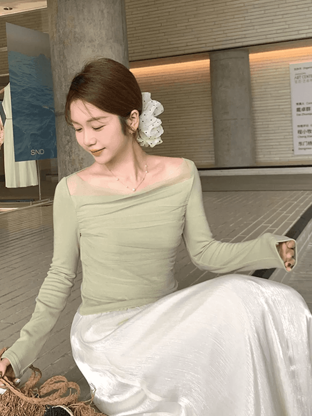 프랑스식 비스듬한 어깨 망사 패치워크 긴팔 티셔츠 여성 조기 봄 2026 새로운 디자인 센스 고유 한 슈퍼 잘 생긴 맨위 상세 이미지 3