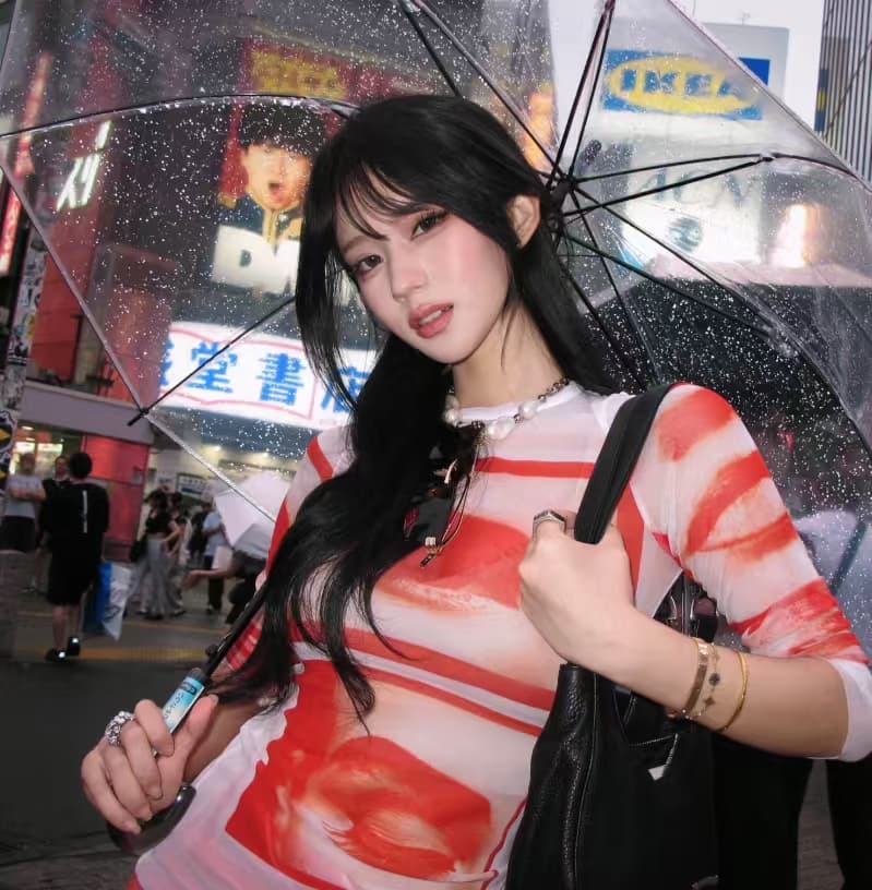 핫걸 바람 프린트 라운드 넥 마이크로 ~을 통해 자외선 차단 긴팔 티셔츠 여성 이른 가을 몸매 가꾸기 슬림해 보이는 2026 새로운 얇은 스타일 맨위 상세 이미지 5