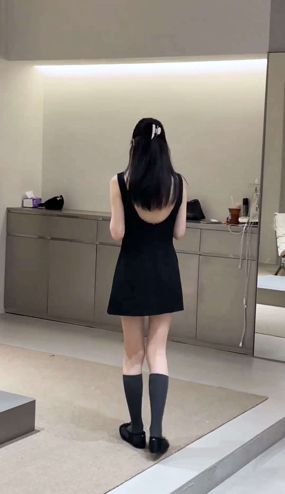 일본식 대 백리스 정장 드레스 작은 검은 드레스 이미지 3