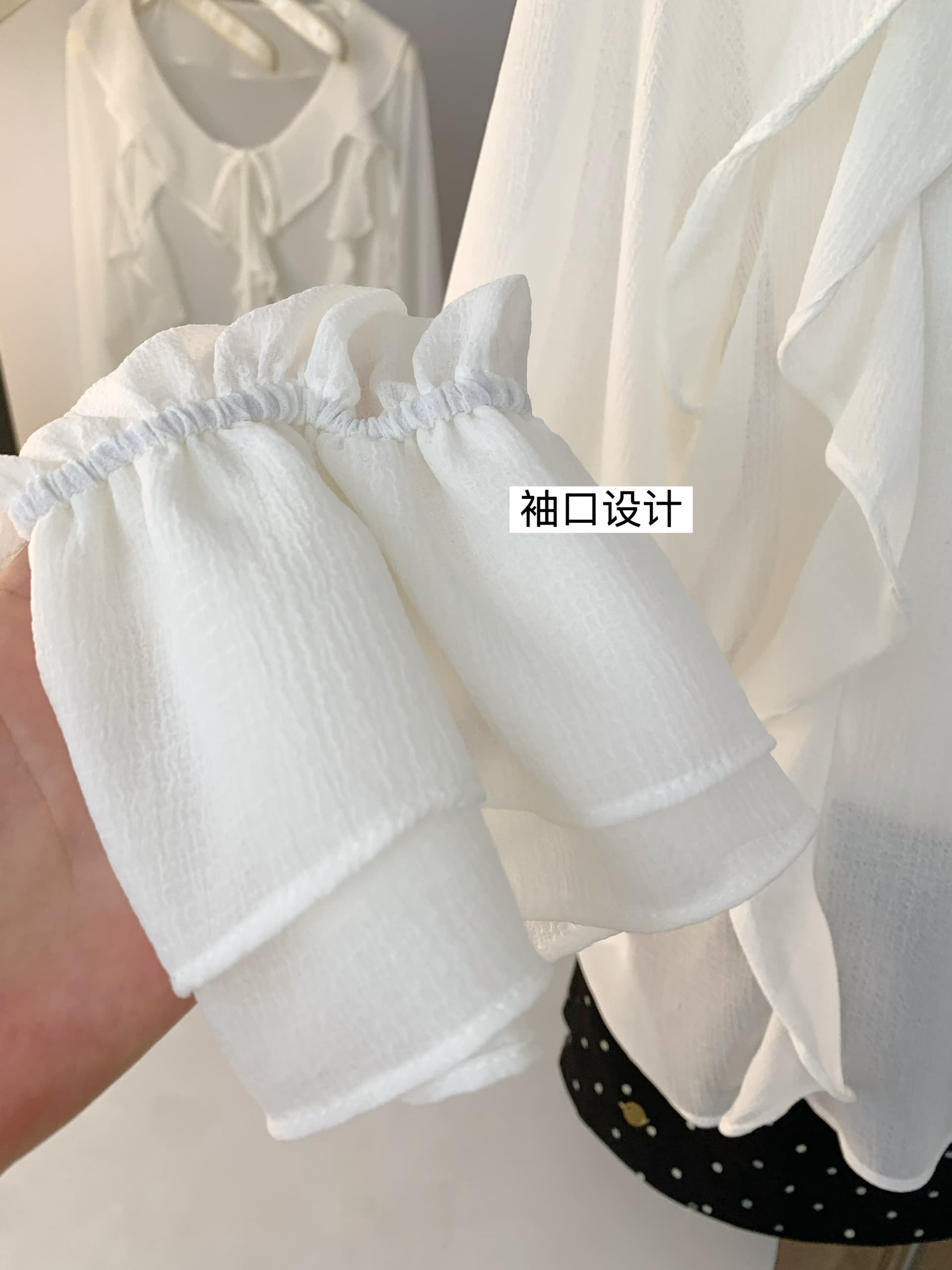 se gentle sun 보여주기 희 희 프랑스식 프릴 V넥 스트랩 루즈핏 슬림해 보이는 긴팔 쉬폰 여성 셔츠 상세 이미지 4