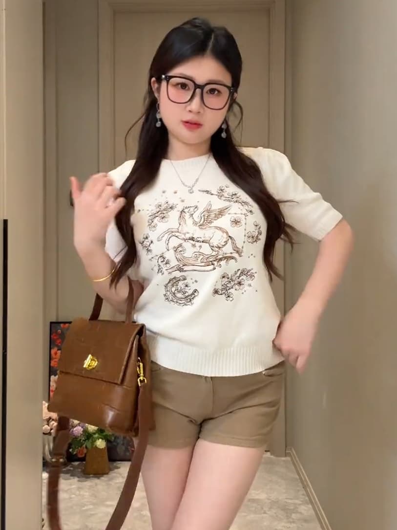 빅 사이즈 지방 mm 무거운 작업 자수 작은 말 패턴 니트 반팔 티셔츠 여성 봄 여름 순수한 욕망 바람 슬림해 보이는 긍정적 인 어깨 의류 상세 이미지 1