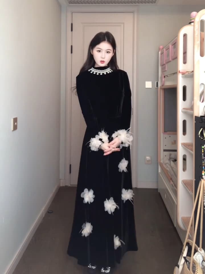 빅 사이즈 부유 한 가족 천 금빛 바람 검정색 벨벳 세트 드레스 여성 가을 겨울철 3 차원 꽃 고급 센스 품격 롱 스커트 이미지 3