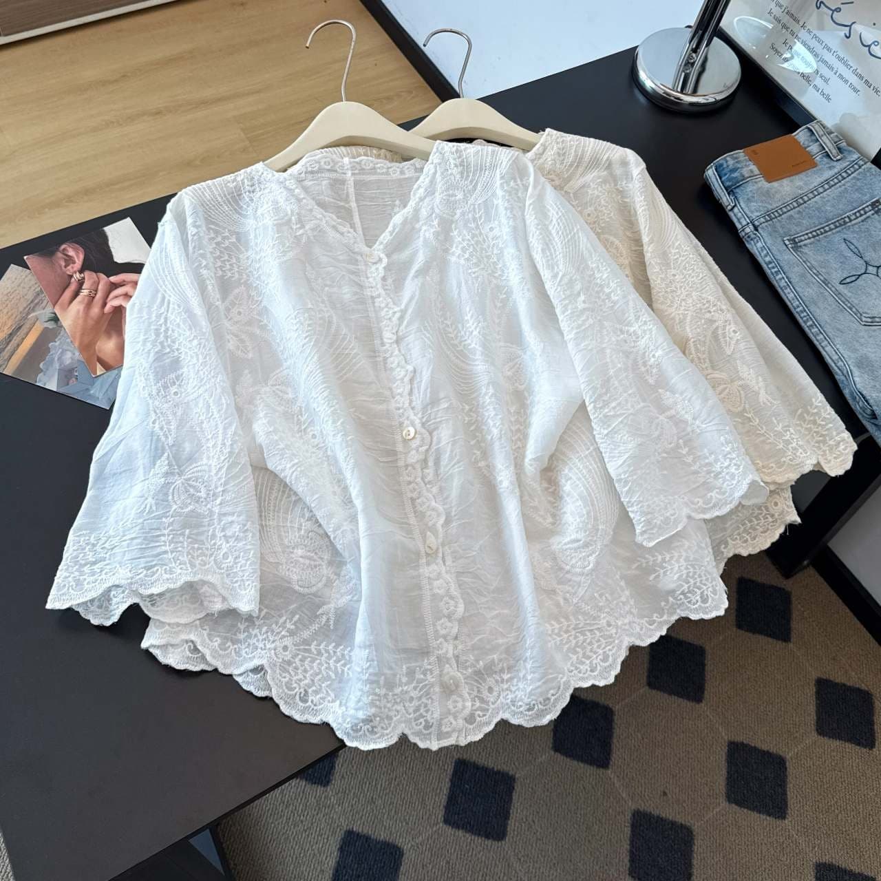 문예 센 부서 기타 색상 면 린넨 자수 레이스 셔츠 가을 얇고 가벼운 싱글 줄 버튼 V넥 슬림해 보이는 셔츠 여성 코트 이미지 6
