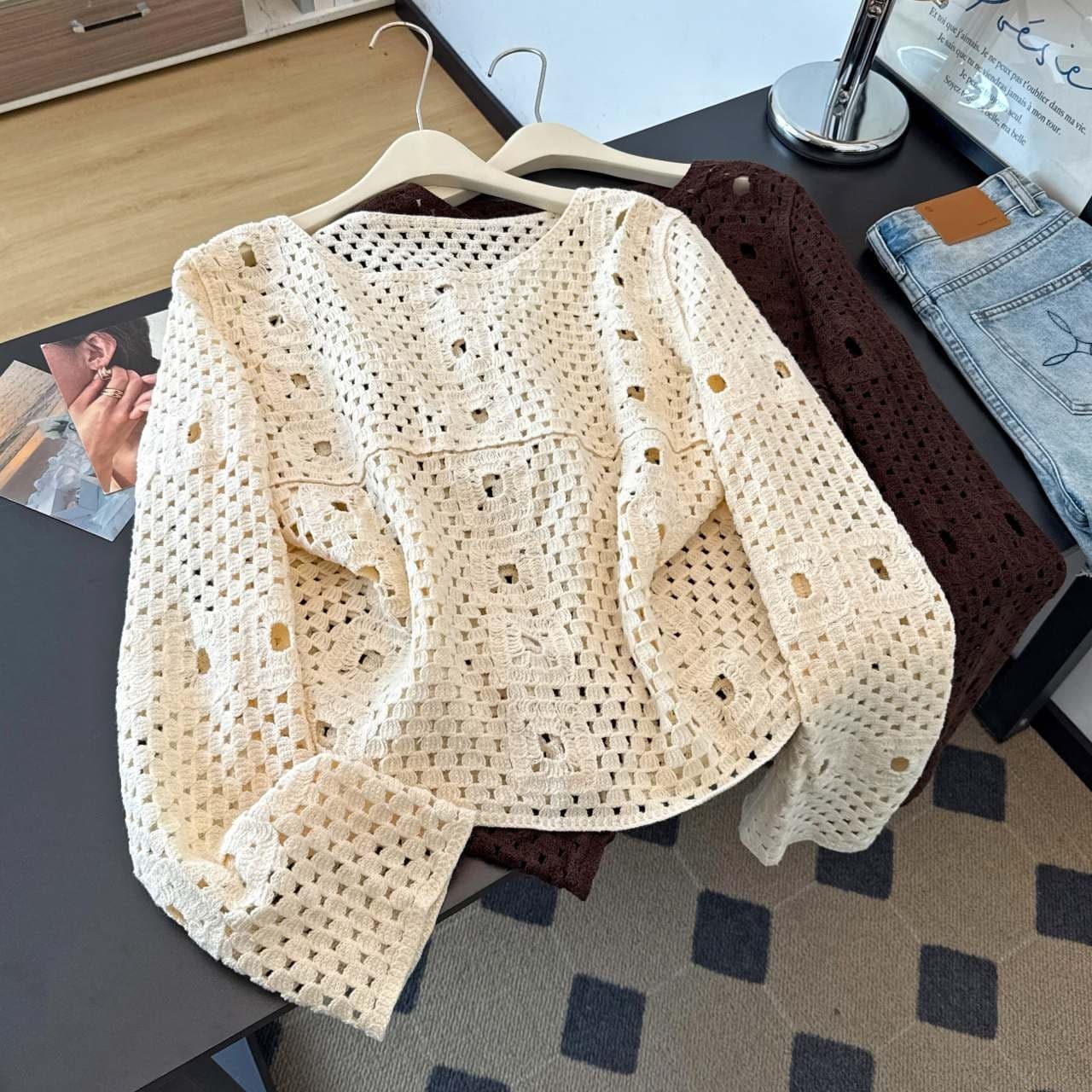 보헤미안 휴가 바람 자외선 차단 티셔츠 여성 긴 소매 자수 홀로우 아웃 V넥 인터넷 제직 에어컨 블라우스 디자인 센스 맨위 이미지 6