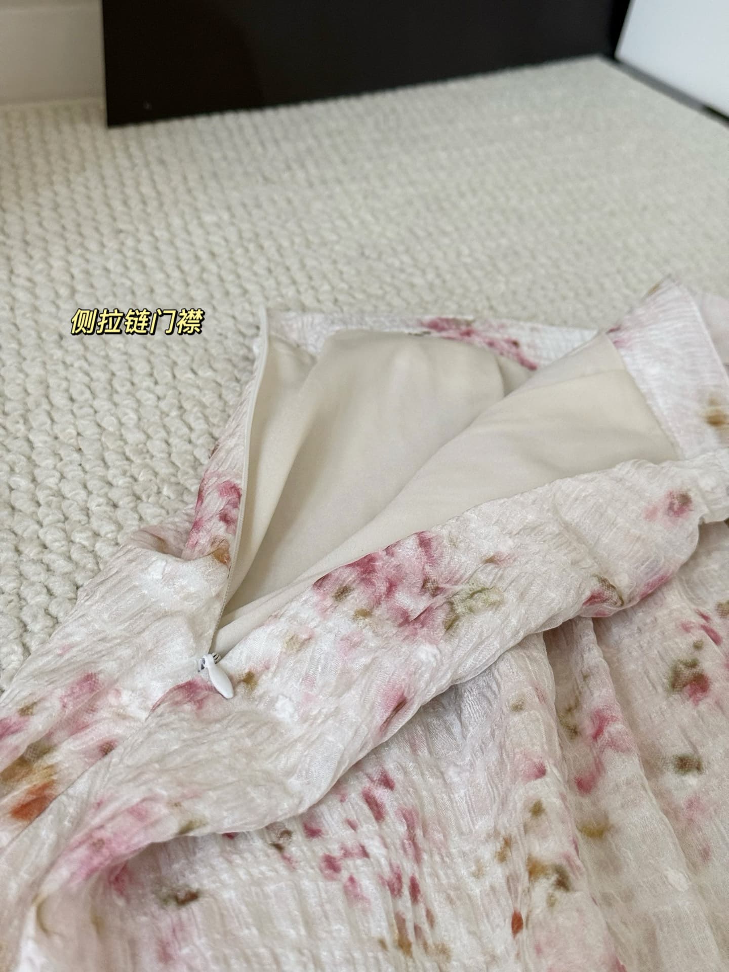 초여름 정원 핑크색 질감 센스 꽃무늬 플리츠 반신 스커트 캐주얼 휴가 바람 우산 치마 몸매 가꾸기 슬림해 보이는 u 칼라 t 상세 이미지 5