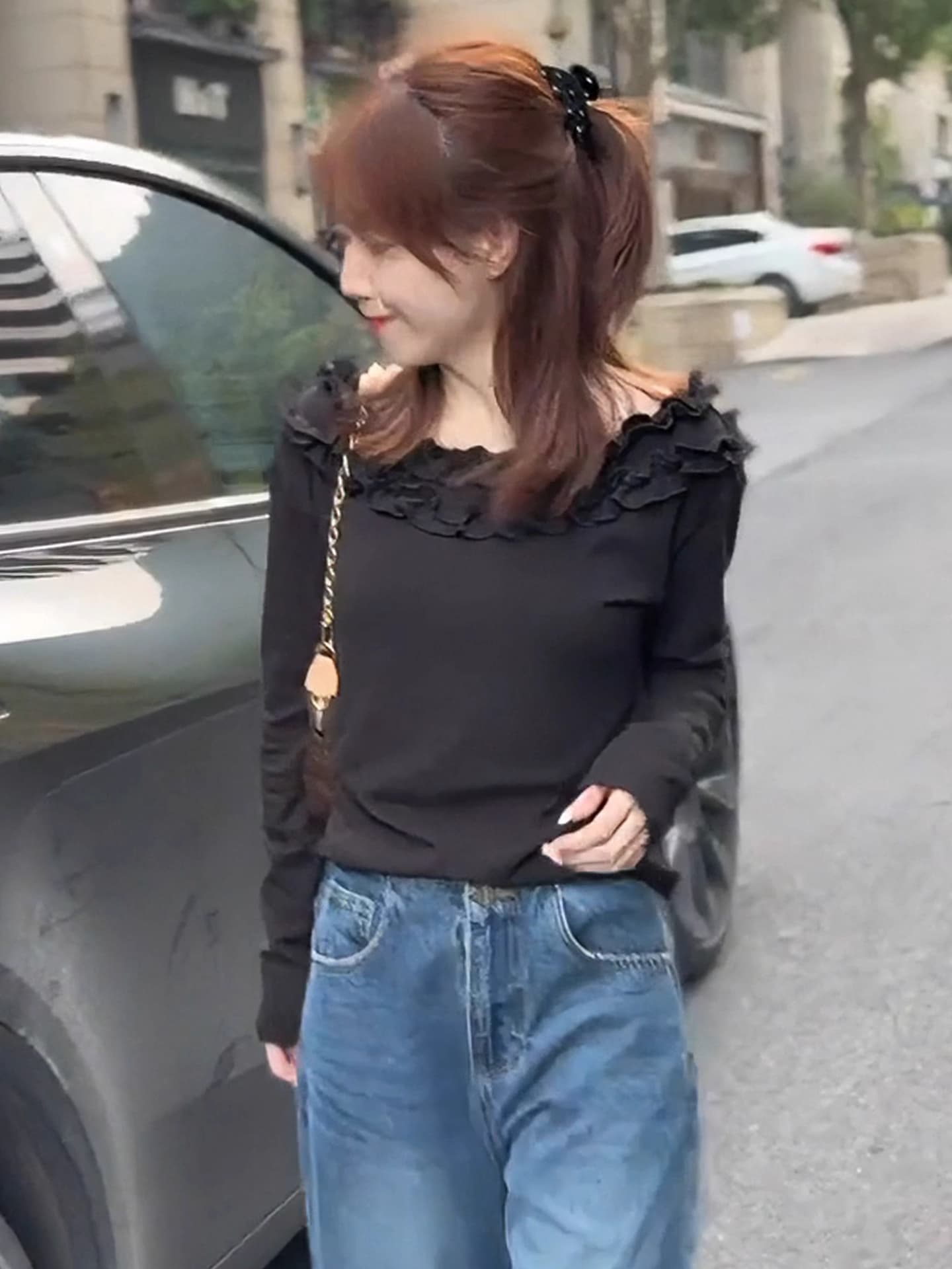 개성 이른 가을 프릴 비스듬한 어깨 오프숄더 긴팔 티셔츠 2025 가을 새로운 검정색 다용도 품격 맨위 여성 상세 이미지 6