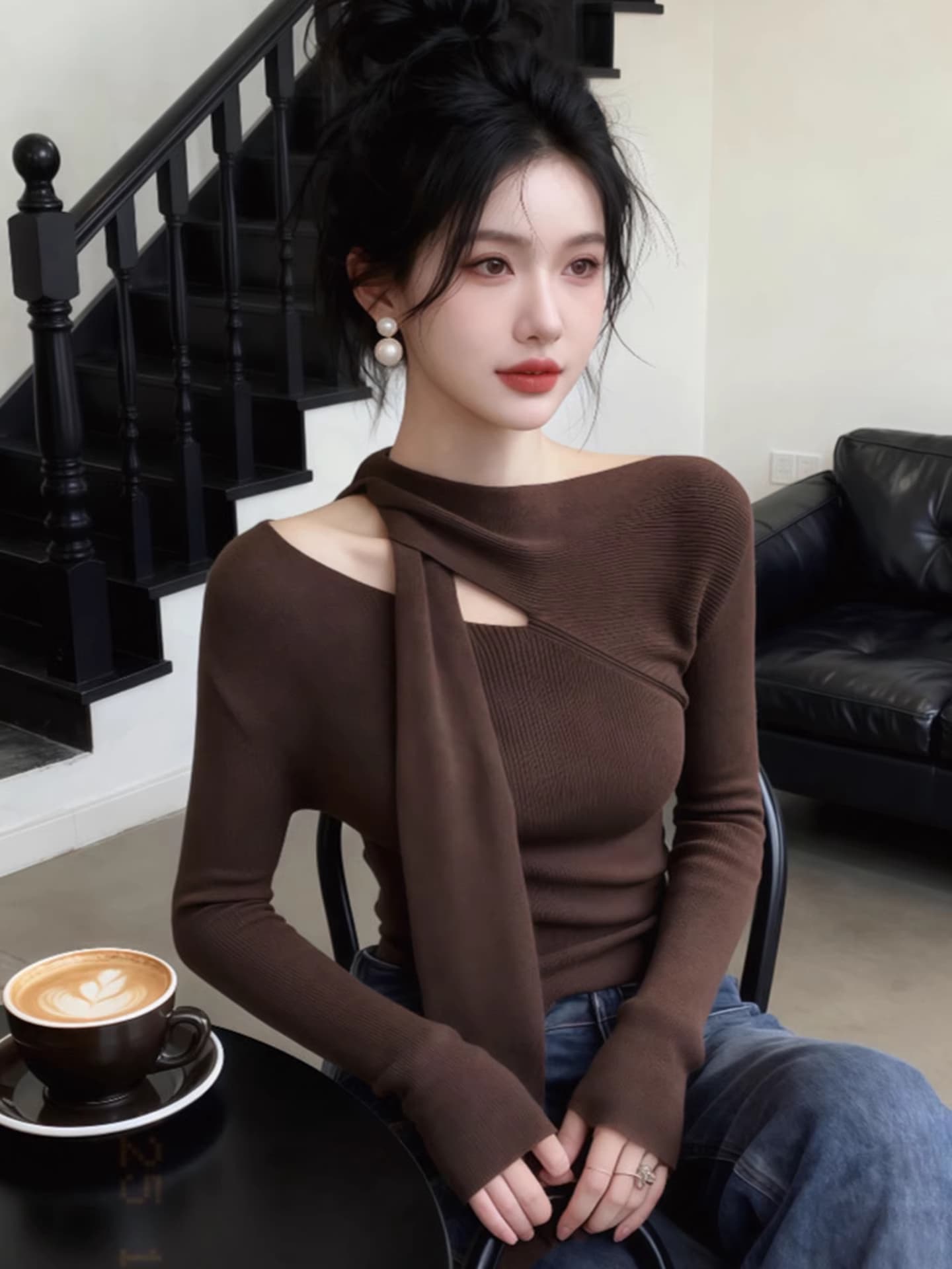 이른 가을 새로운 착용 가져 가라. 몸매 가꾸기 슬림해 보이는 긴팔 티셔츠 기본 셔츠 맨위 2026 년 가을 겨울 커피 색상 니트 여성 의류 상세 이미지 3