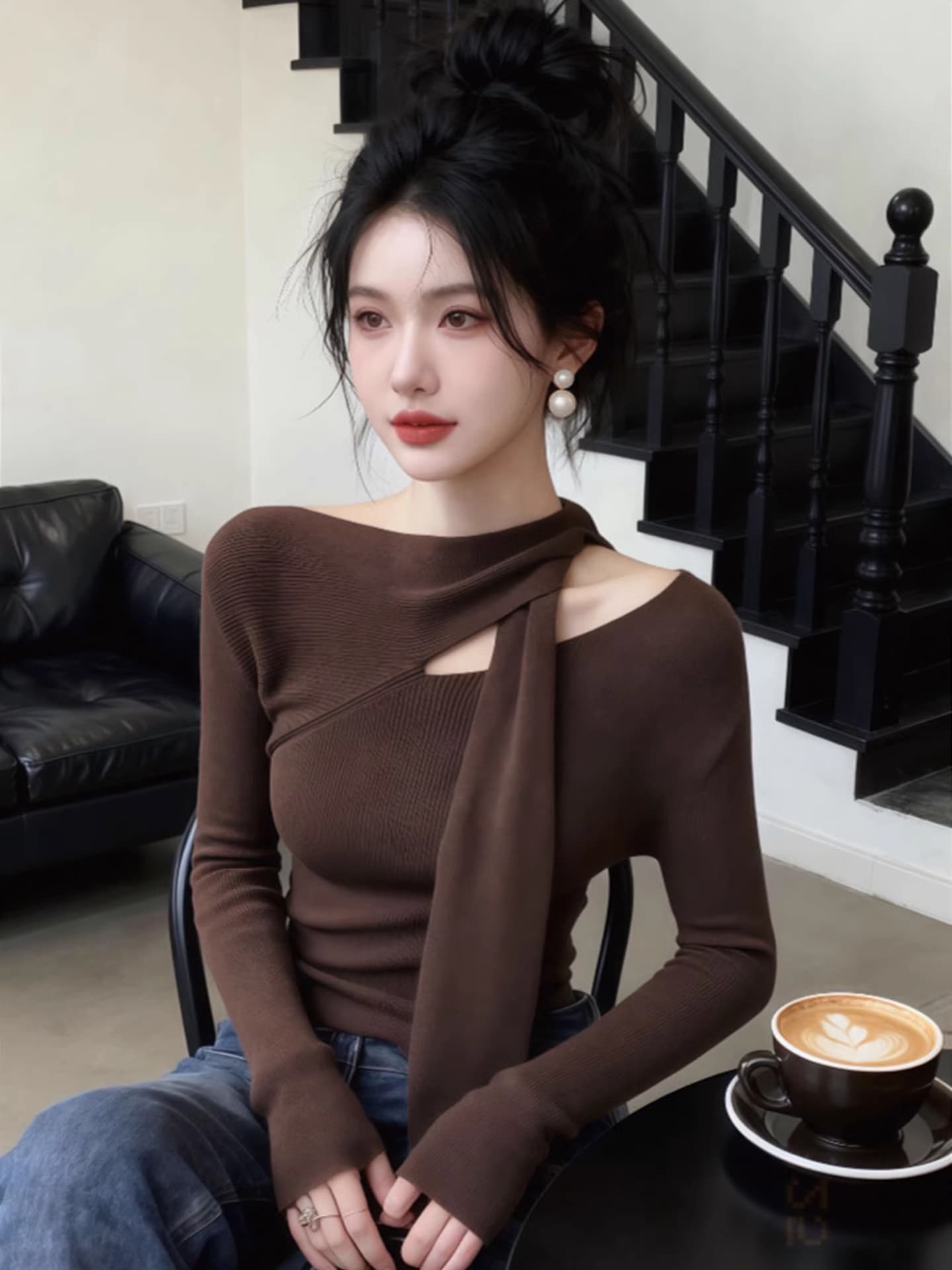 이른 가을 새로운 착용 가져 가라. 몸매 가꾸기 슬림해 보이는 긴팔 티셔츠 기본 셔츠 맨위 2026 년 가을 겨울 커피 색상 니트 여성 의류 상세 이미지 6