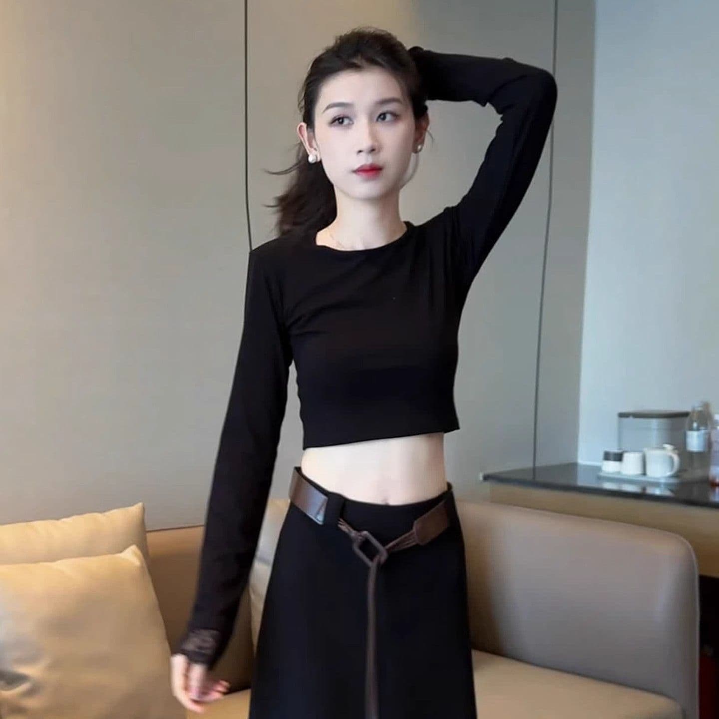 40 차가운 실크 차가운 면 봄 가을 새로운 검정색 슬림해 보이는 뒤로 홀로우 아웃 레이스 조각 티셔츠 여성 품격 다용도 상세 이미지 3