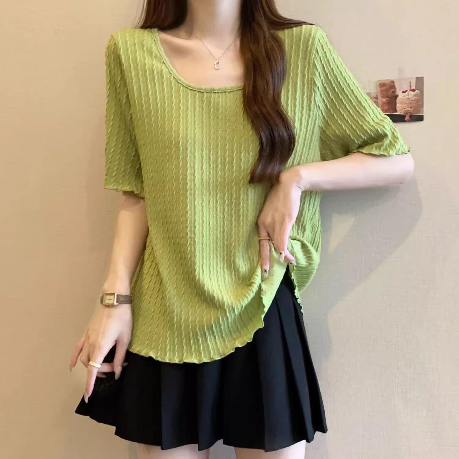 2026 년 새로운 루즈핏 광장 칼라 반팔 티셔츠 여성 여름 표지 배 슬림해 보이는 질감 센스 주름 긍정적 인 어깨 의류 이미지 2