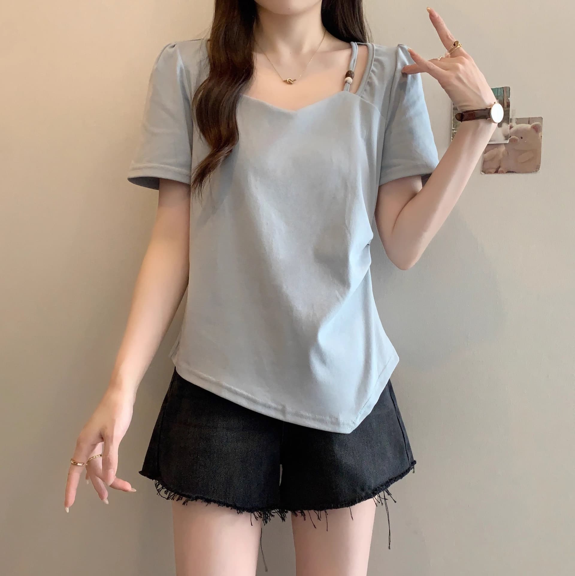 2026 년 디자인 센스 긍정적 인 어깨 광장 칼라 비즈 반팔 티셔츠 여성 여름 새로운 불규칙 허리 수축 슬림해 보이는 맨위 상세 이미지 7