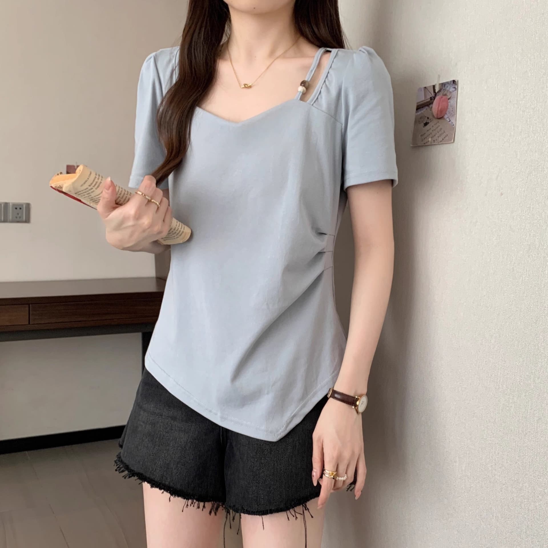 2026 년 디자인 센스 긍정적 인 어깨 광장 칼라 비즈 반팔 티셔츠 여성 여름 새로운 불규칙 허리 수축 슬림해 보이는 맨위 상세 이미지 12