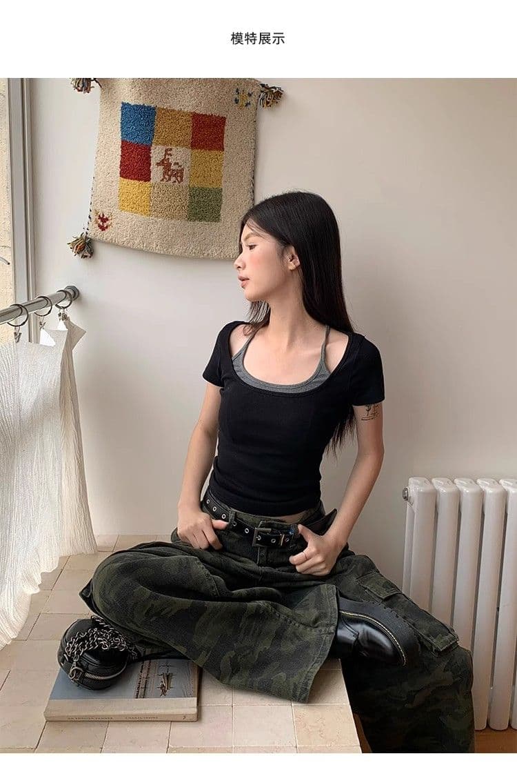 검정색 페이크 레이어드 반팔 티셔츠 여성 2026 여름 새로운 디자인 센스 chic 한 부서 착용 가져 가라. 행침 목 쇼트 스타일 맨위 상세 이미지 2