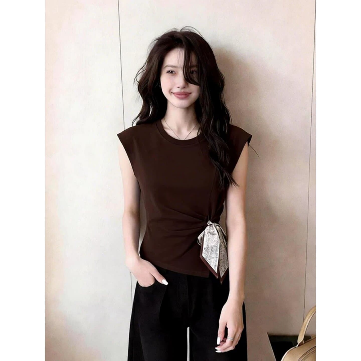 사람들 면 와 사고 방식 슈퍼 잘 생긴 커피 색상 라운드 넥 Feifei 소매 반팔 티셔츠 여성 여름 스트랩 몸매 가꾸기 맨위 상세 이미지 5