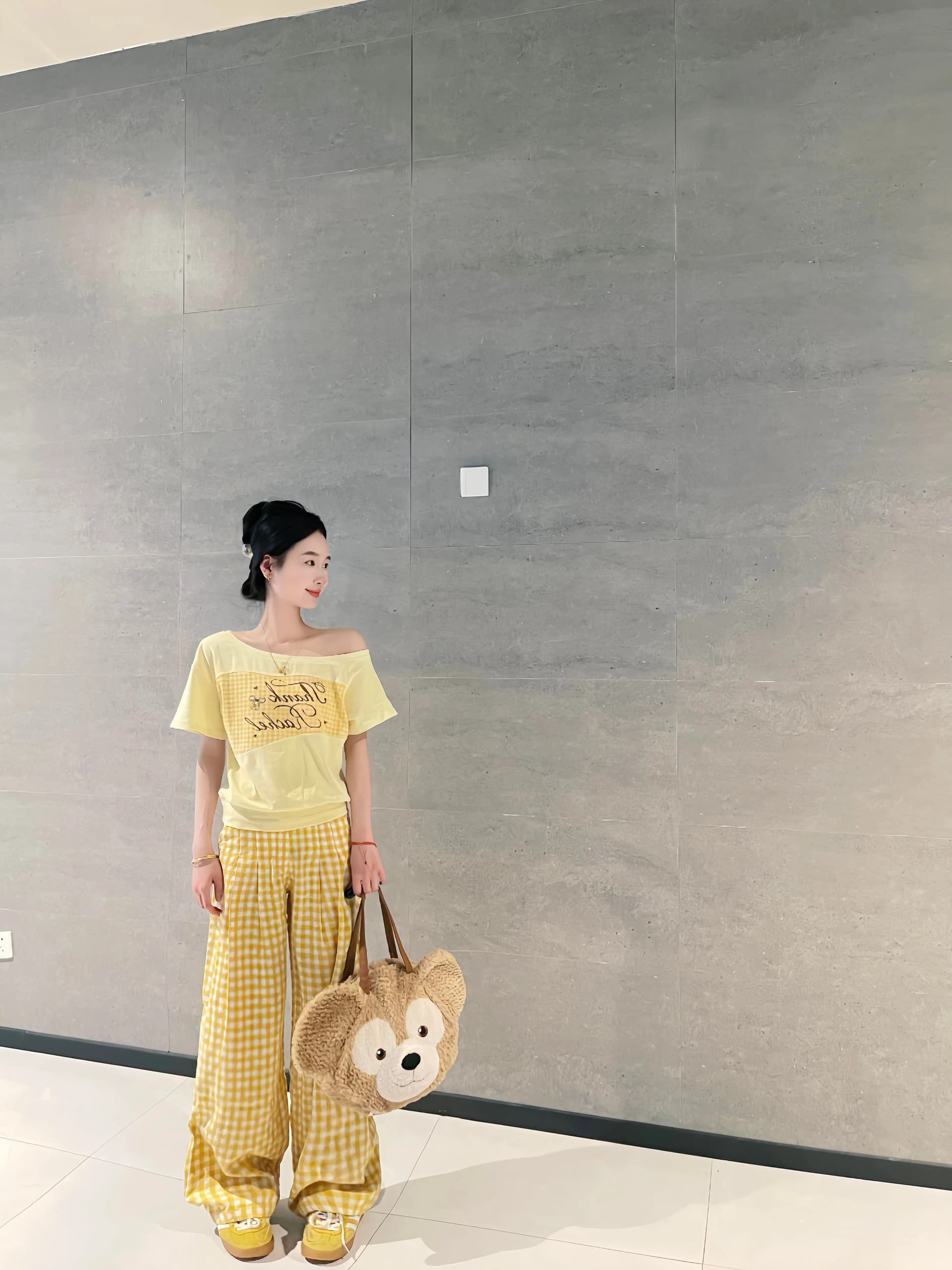 순면 한국 스타일 여름 새로운 비스듬한 어깨 반팔 티셔츠 여성 부드러운 황색 그리드 패치워크 디자인 센스 맨위 상세 이미지 8