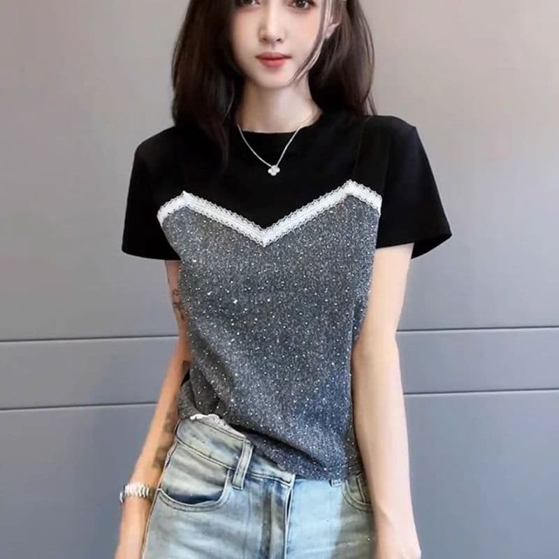 2026 여름 새로운 라운드 넥 긍정적 인 어깨 패션 패치워크 배색 반팔 티셔츠 여성 연령 감소 캐주얼 페이크 레이어드 맨위 이미지 3