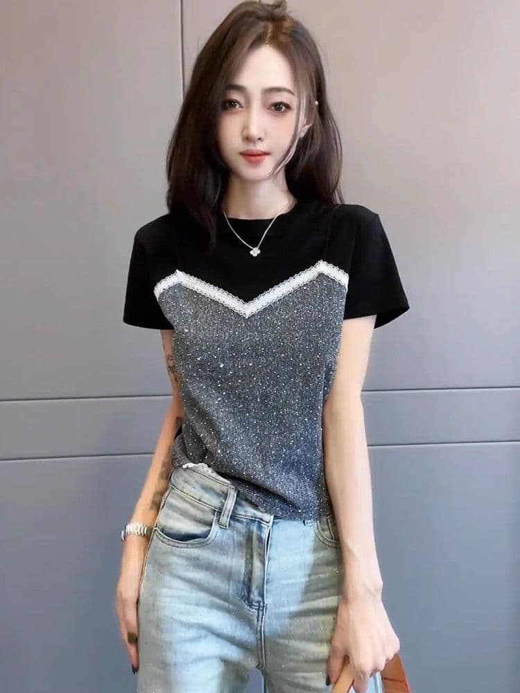 2026 여름 새로운 라운드 넥 긍정적 인 어깨 패션 패치워크 배색 반팔 티셔츠 여성 연령 감소 캐주얼 페이크 레이어드 맨위 상세 이미지 2