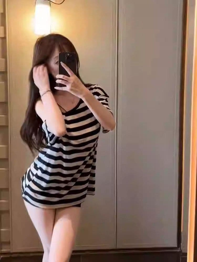 느슨함 센스 느긋한 바람이 아닙니다. 규칙 스트라이프 스트랩 루즈핏 티셔츠 여성 순수한 욕망 핫걸 섹시함 비스듬한 어깨 슬립 맨위 상세 이미지 3