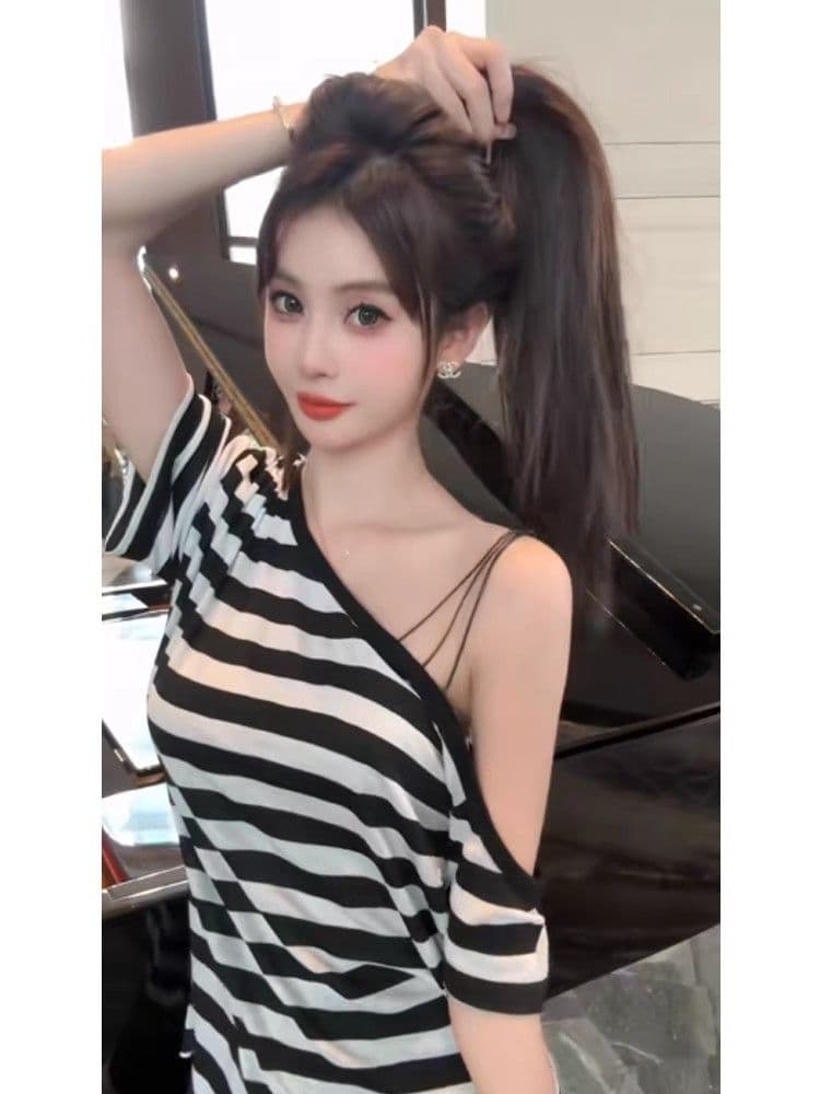 느긋한 불규칙 어깨 디자인 스트라이프 스트랩 비스듬한 어깨 티셔츠 여름 달콤한 핫걸 Chic 반팔 맨위 여성 트렌디 상세 이미지 5