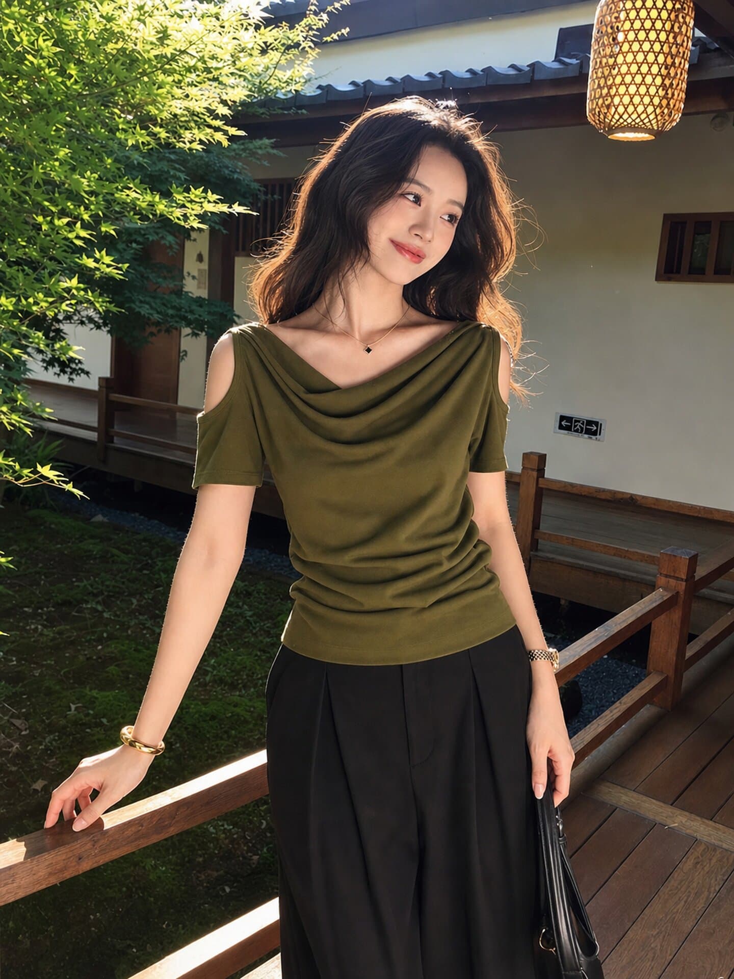 사람들 면 와 사고 방식 빅 사이즈 2026 여름 새로운 흔들다 칼라 오프숄더 반팔 티셔츠 여성 루즈핏 슬림해 보이는 맨위 상세 이미지 5