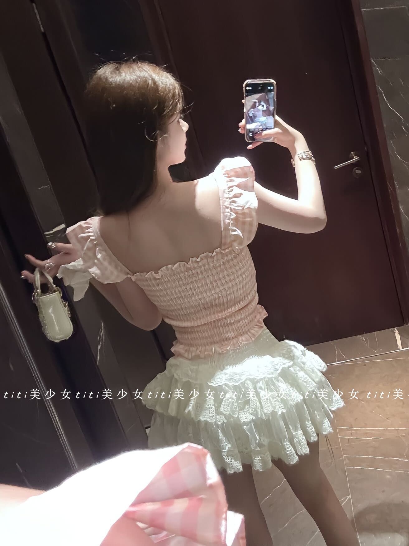 체크 직물 나비 매듭 핑크색 체크무늬 작은 날다 소매 광장 칼라 캐미솔 여름 쇼트 스타일 맨위 상세 이미지 4