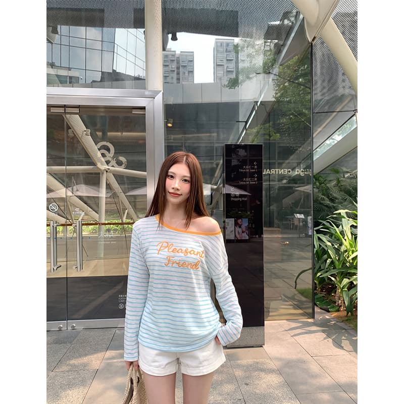 한 부서 블루 화이트 스트라이프 알파벳 라운드 넥 오프숄더 긴팔 티셔츠 여성 26 여름 새로운 루즈핏 다용도 슬림해 보이는 맨위 이미지 3