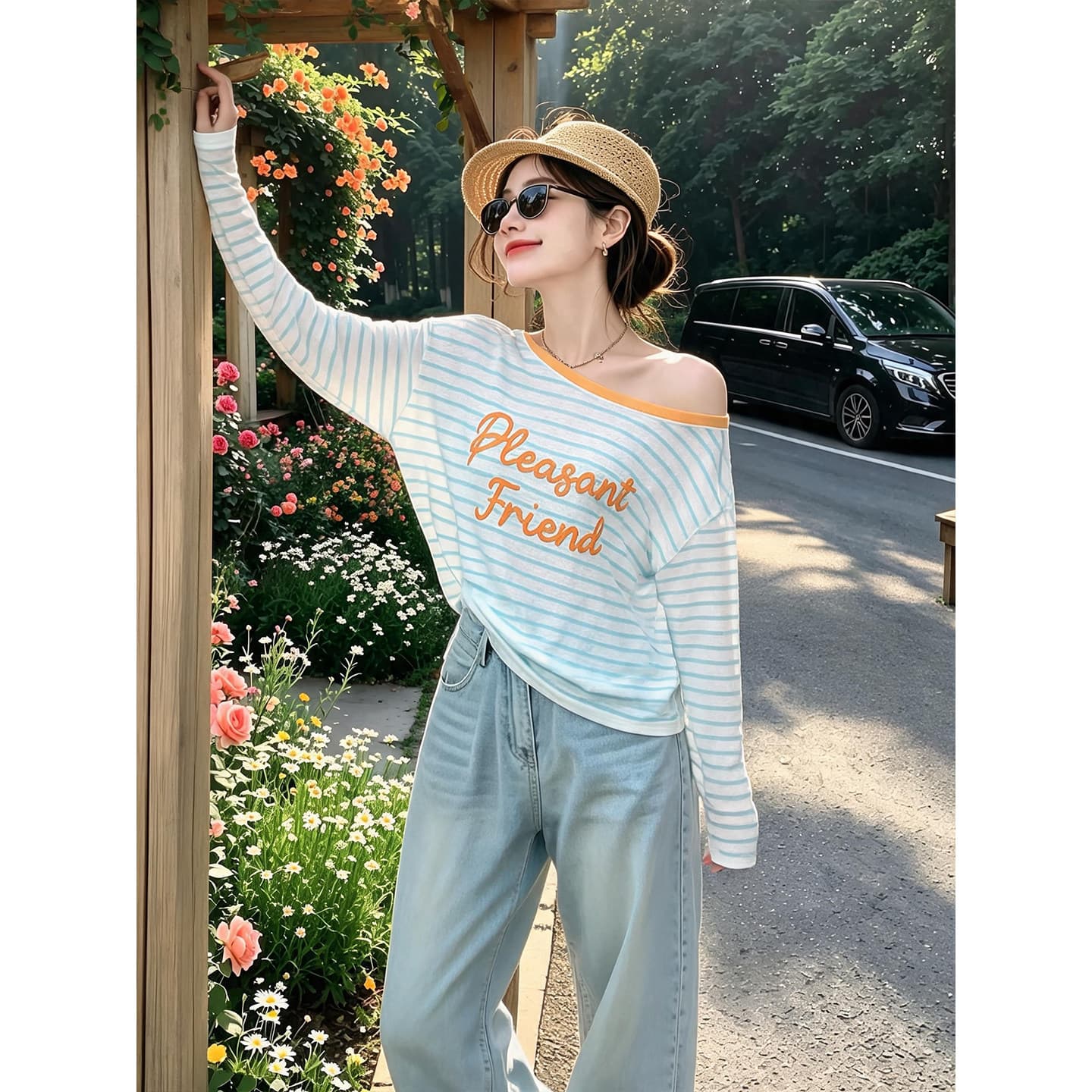 패션 블루 화이트 스트라이프 알파벳 프린트 긴팔 티셔츠 여성 26 여름 새로운 느슨함 센스 비스듬한 어깨 의류 얇은 스타일 블라우스 상세 이미지 4